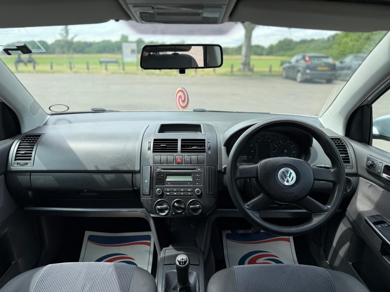 Volkswagen Polo view 21