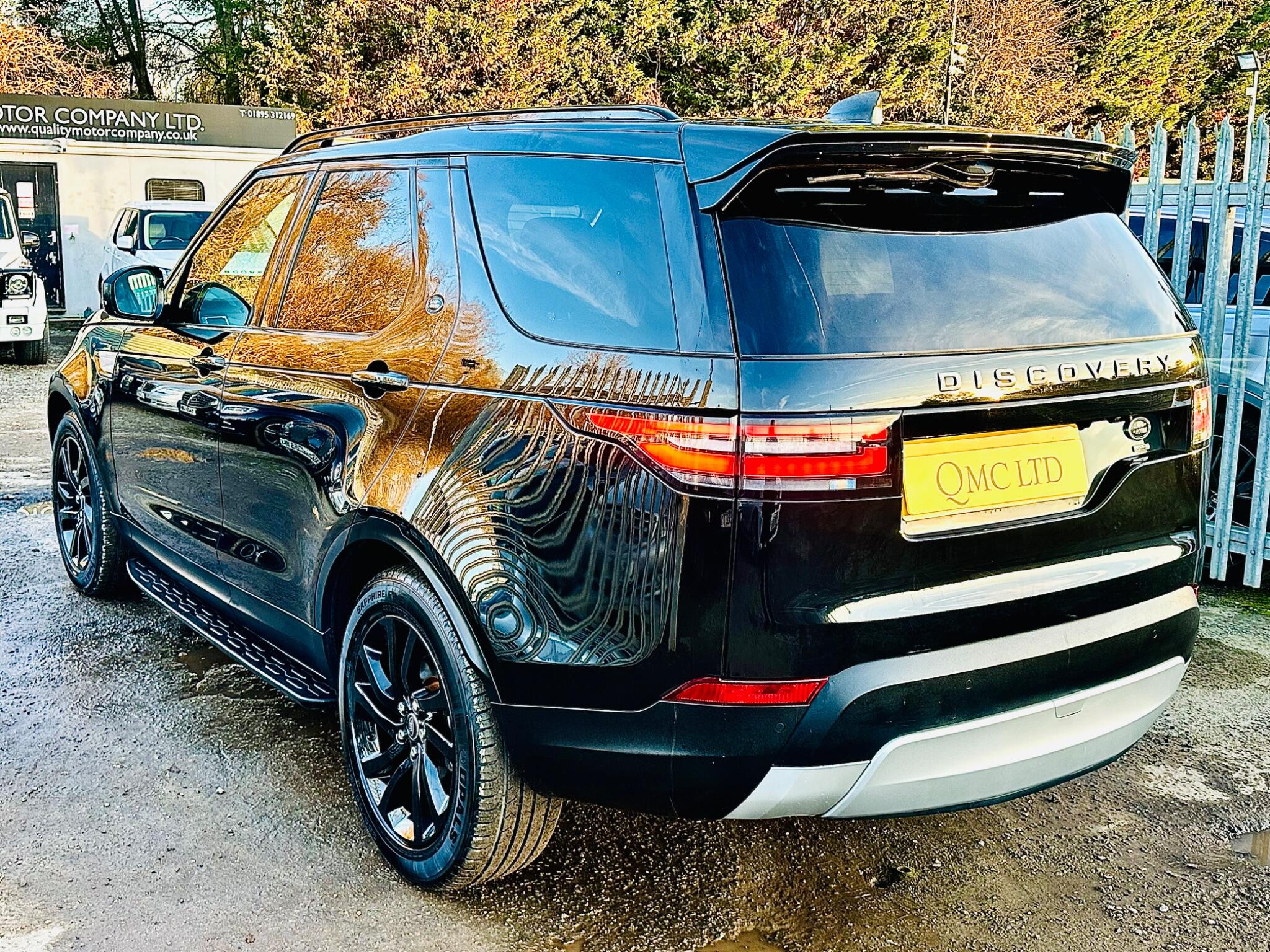 Land Rover Discovery view 8