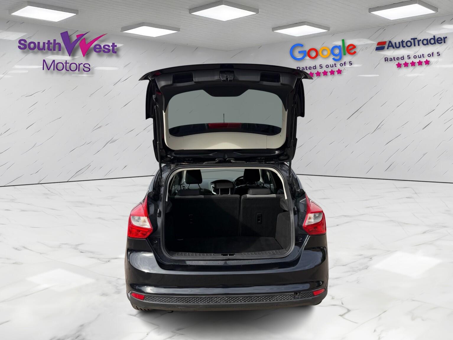 Ford Focus view 18