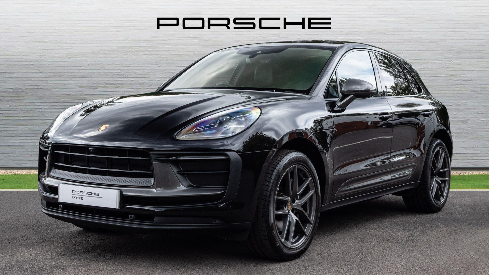Porsche Macan view 3