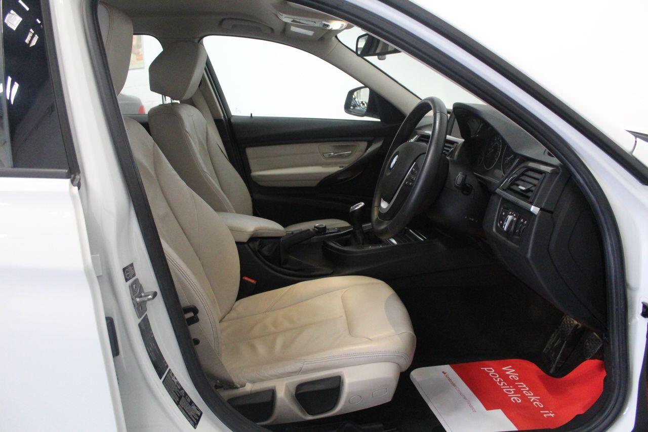 BMW 3 Series view 29