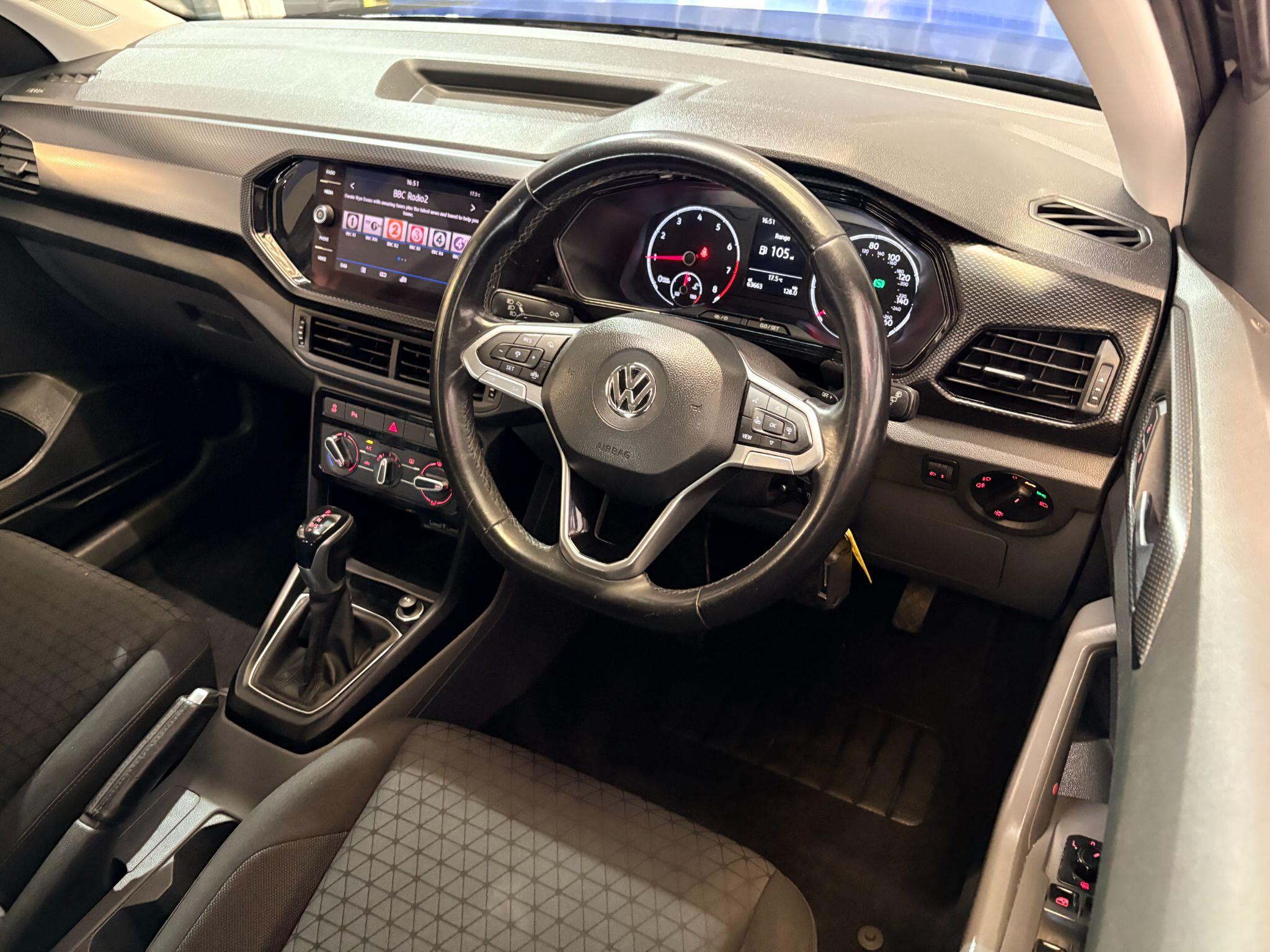 Volkswagen T-Cross view 25