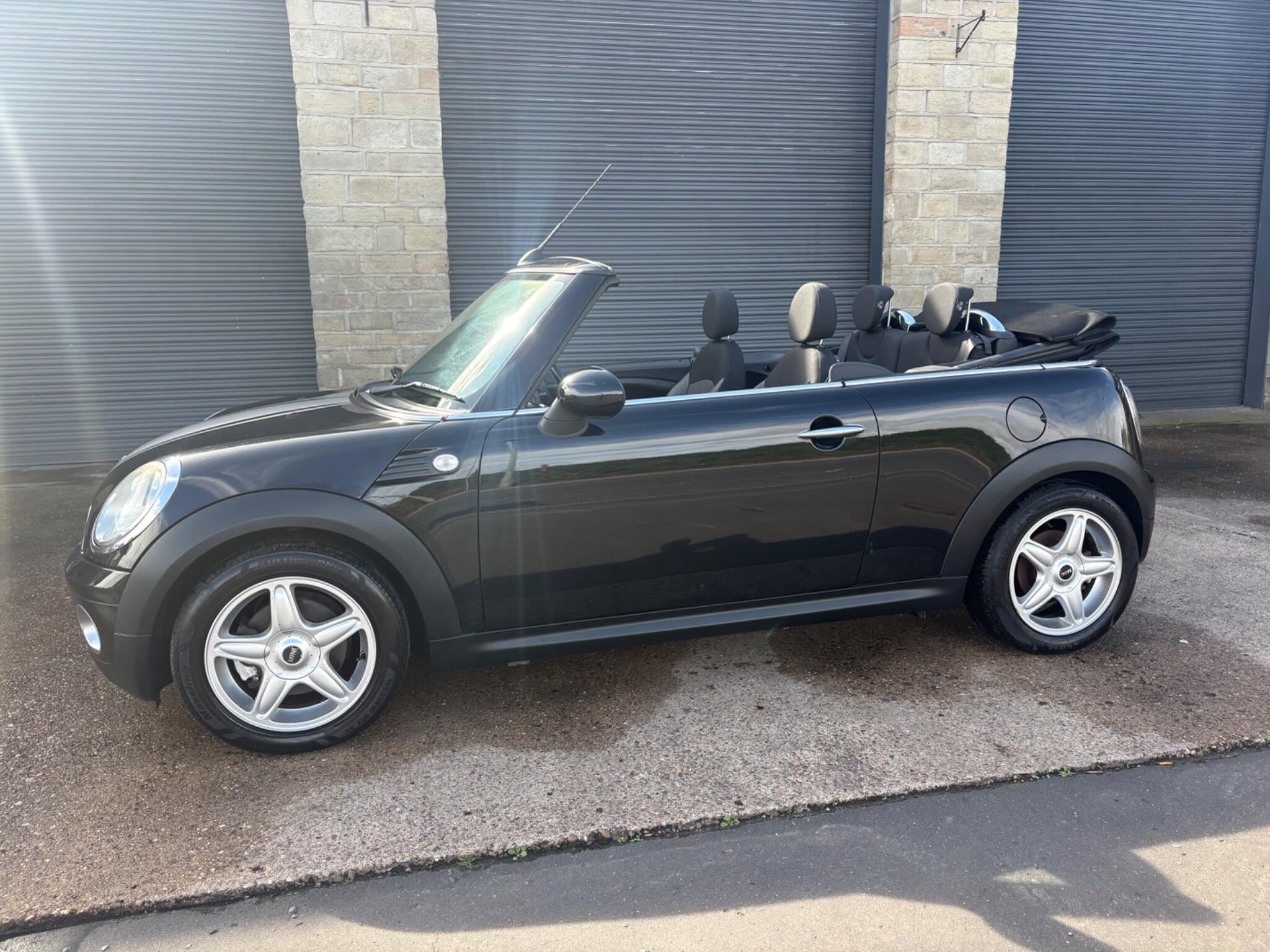 Mini Convertible view 9