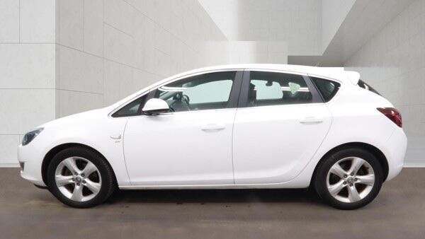 Vauxhall Astra view 7