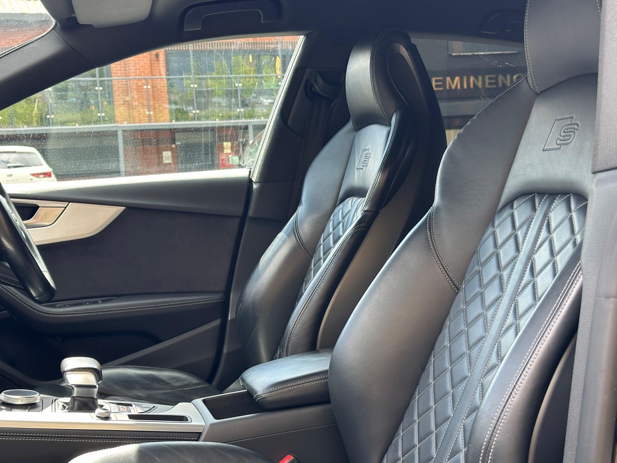 Audi S5 view 10