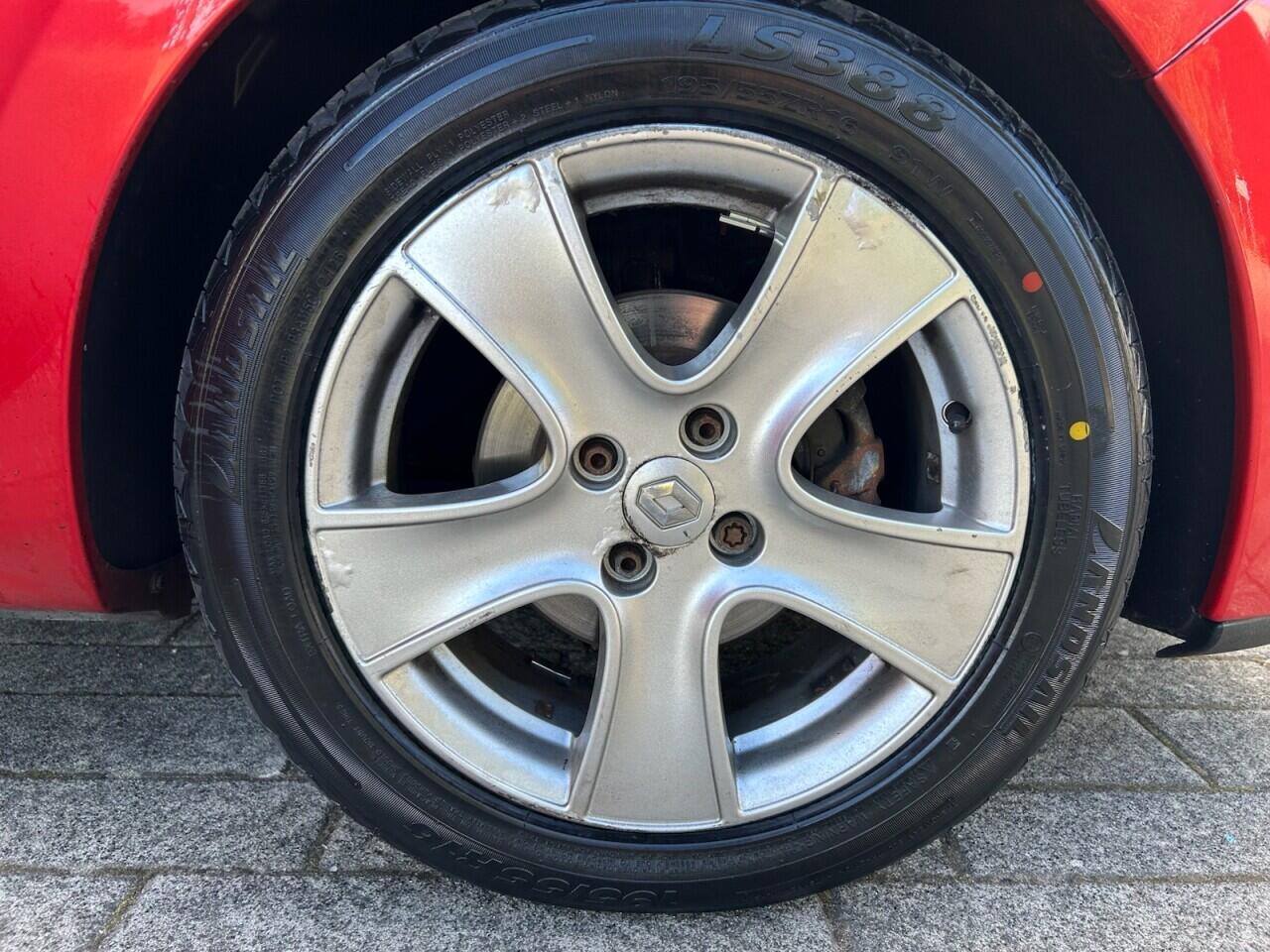 Renault Clio view 19