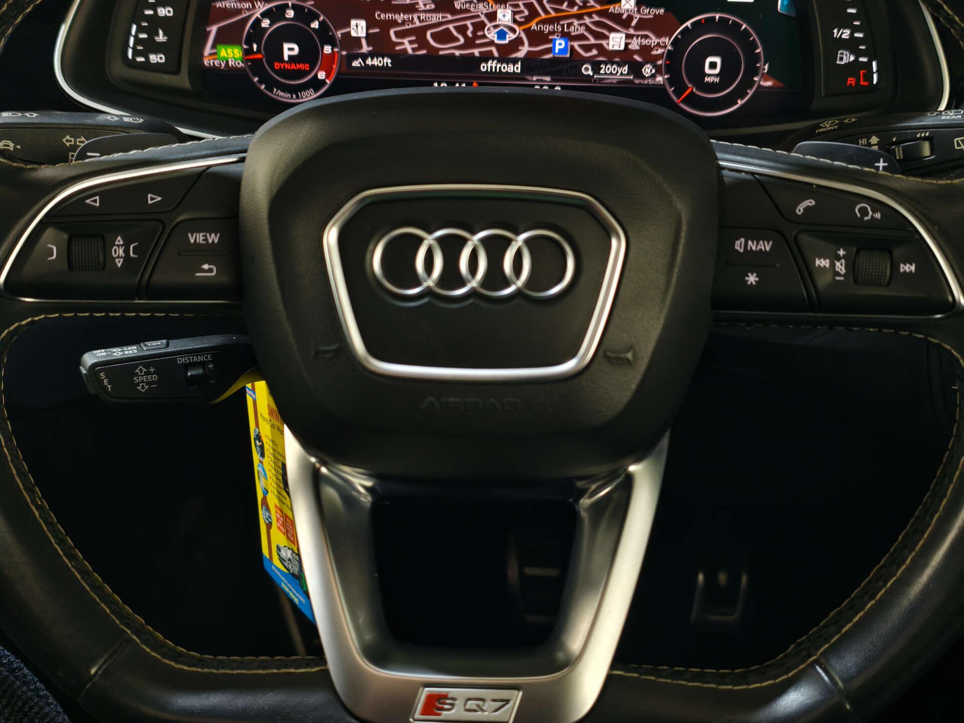 Audi SQ7 view 36