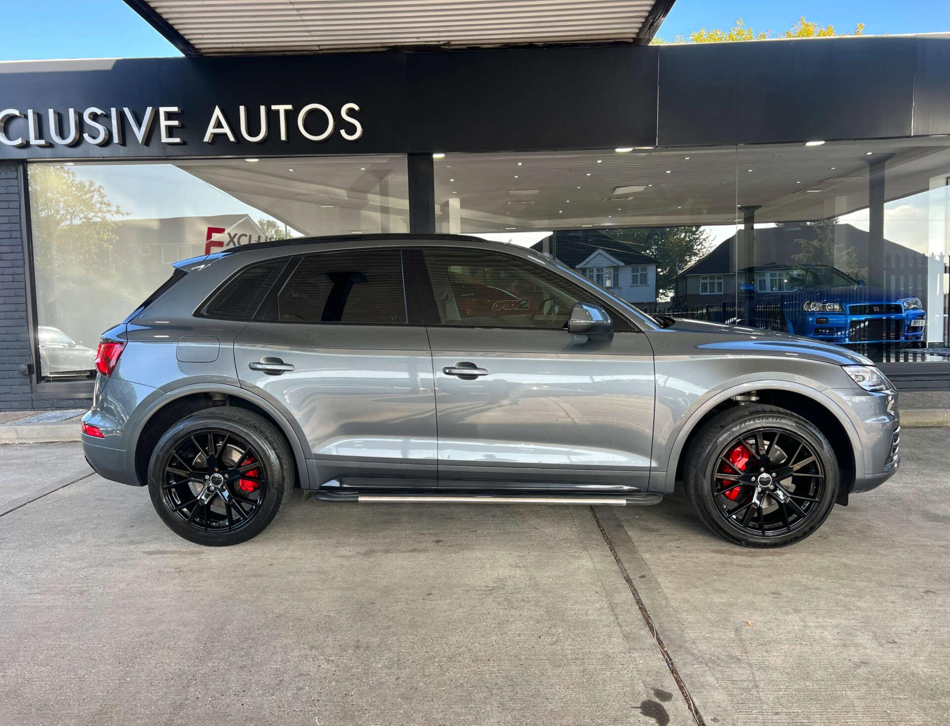 Audi Q5 view 5