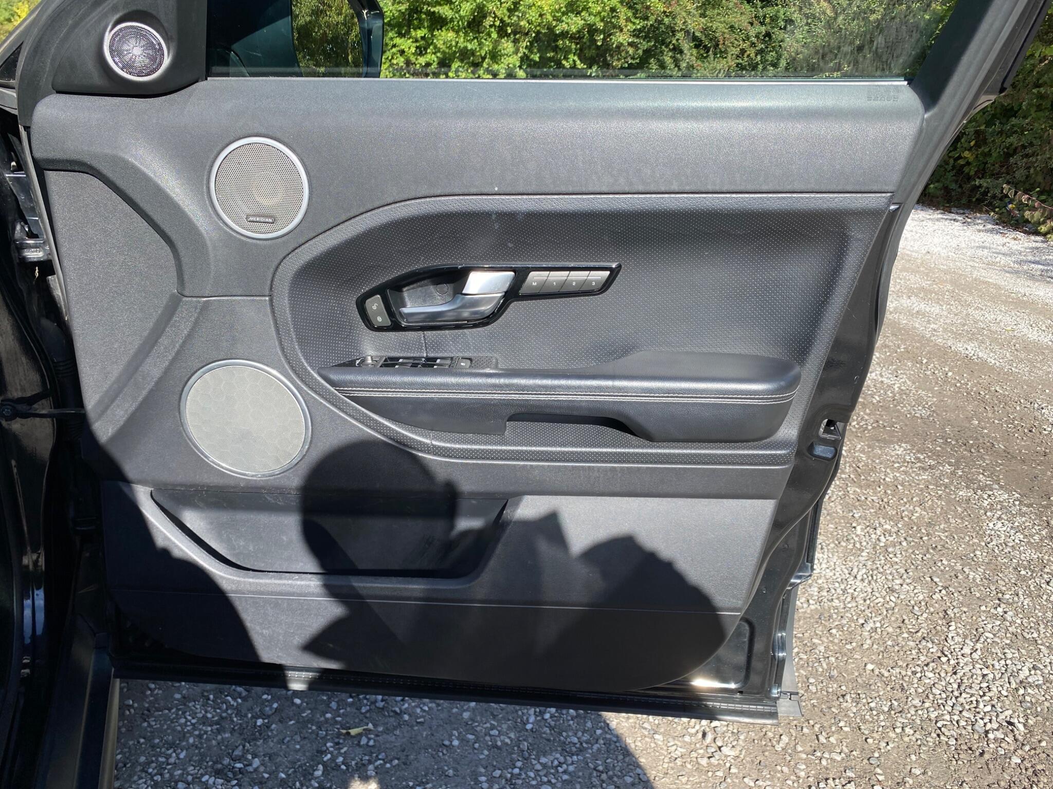 Land Rover Range Rover Evoque view 30