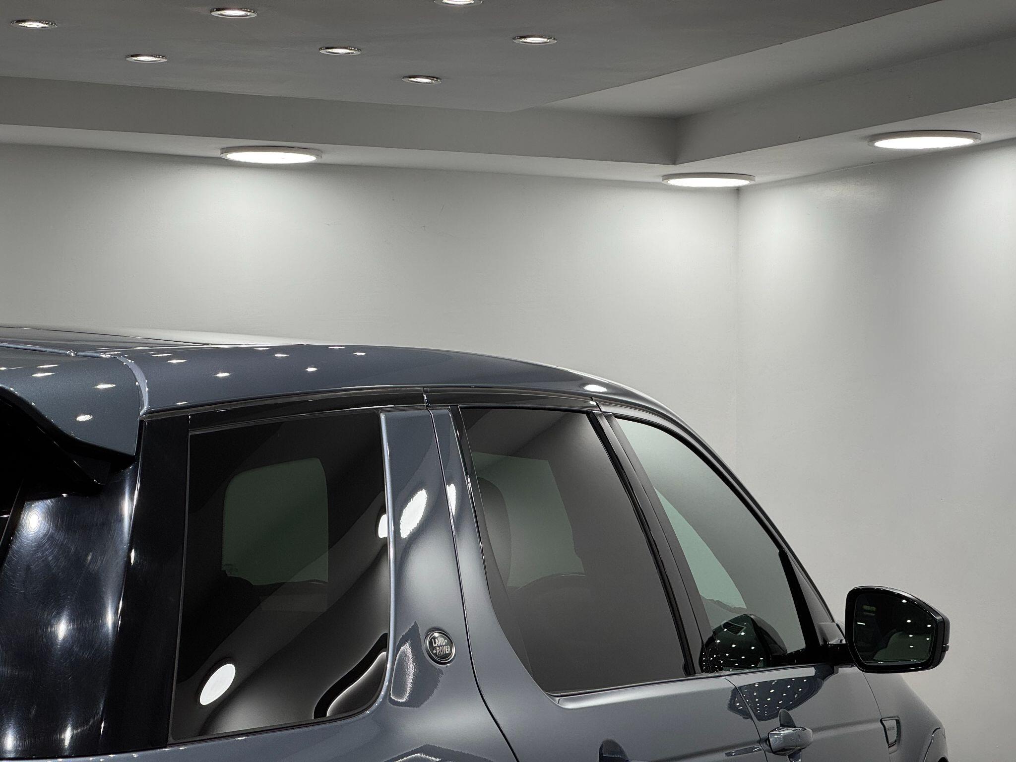 Land Rover Discovery Sport view 20