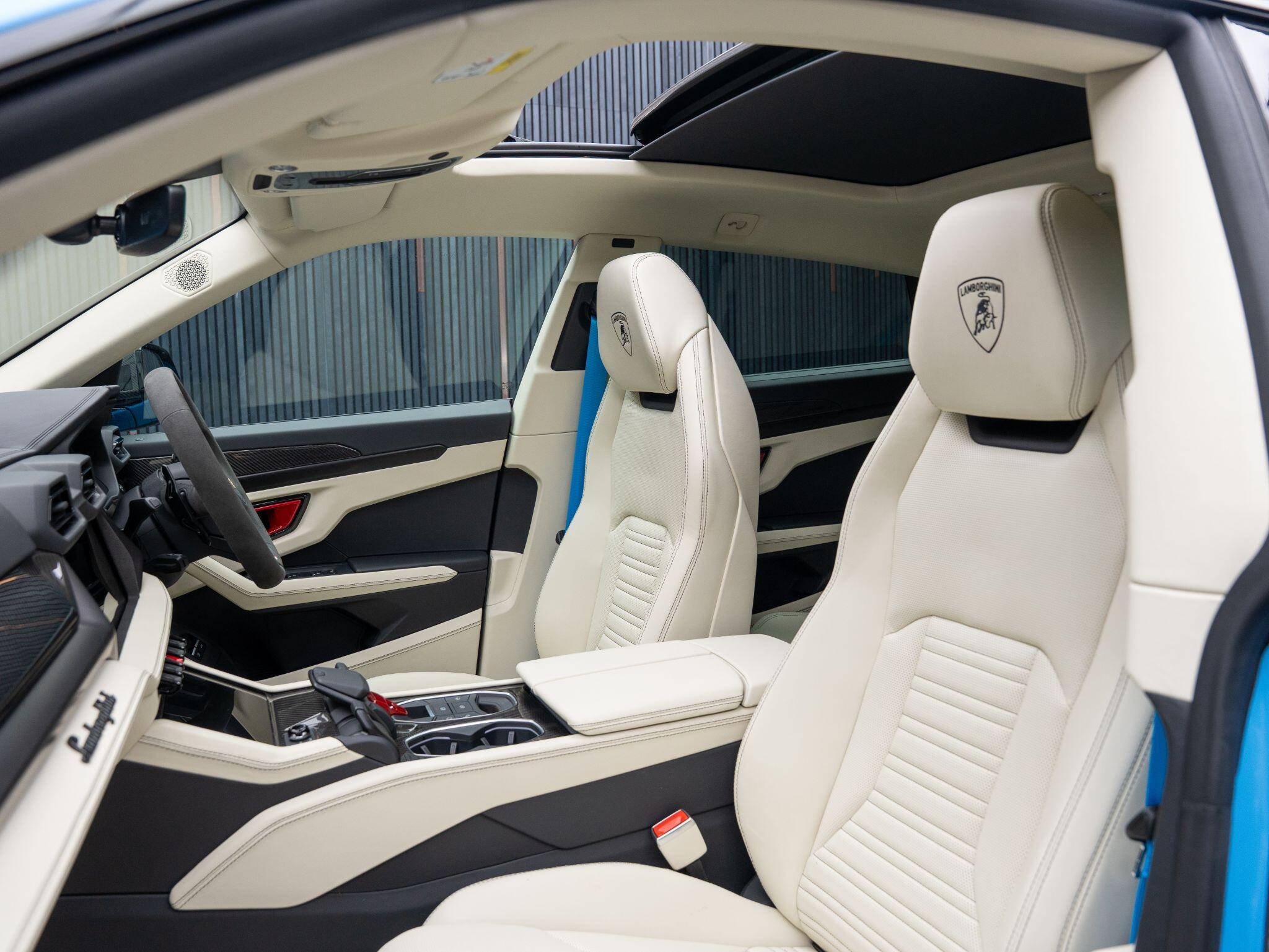 Lamborghini Urus view 55