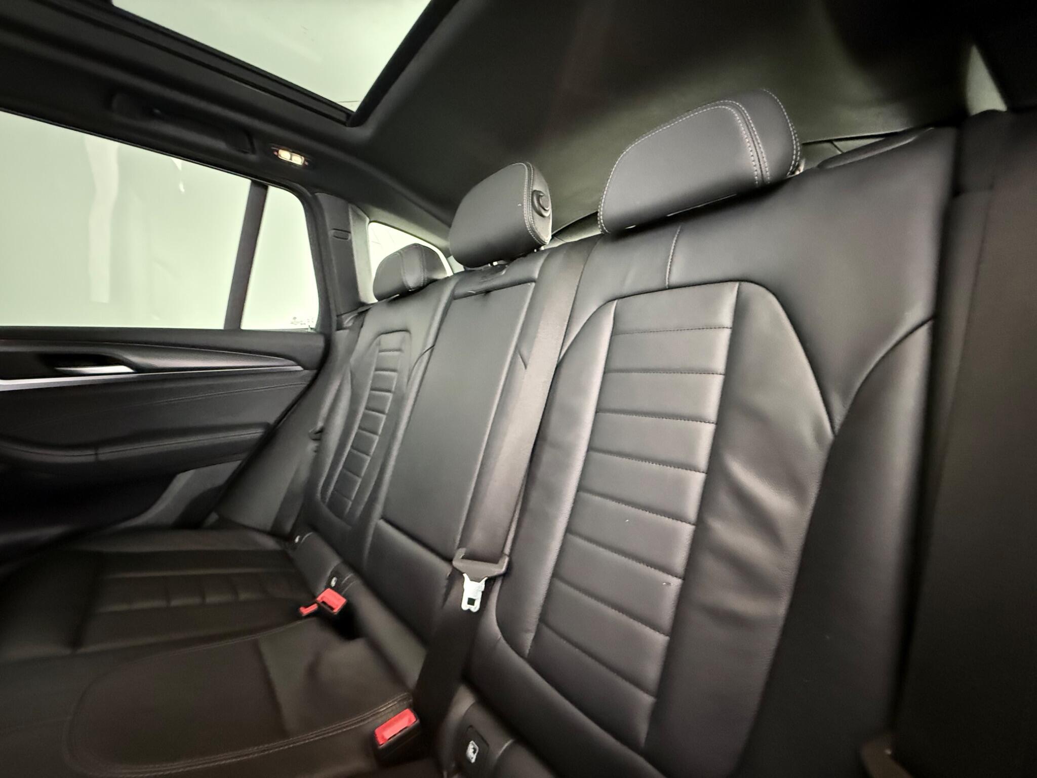 BMW X3 view 33