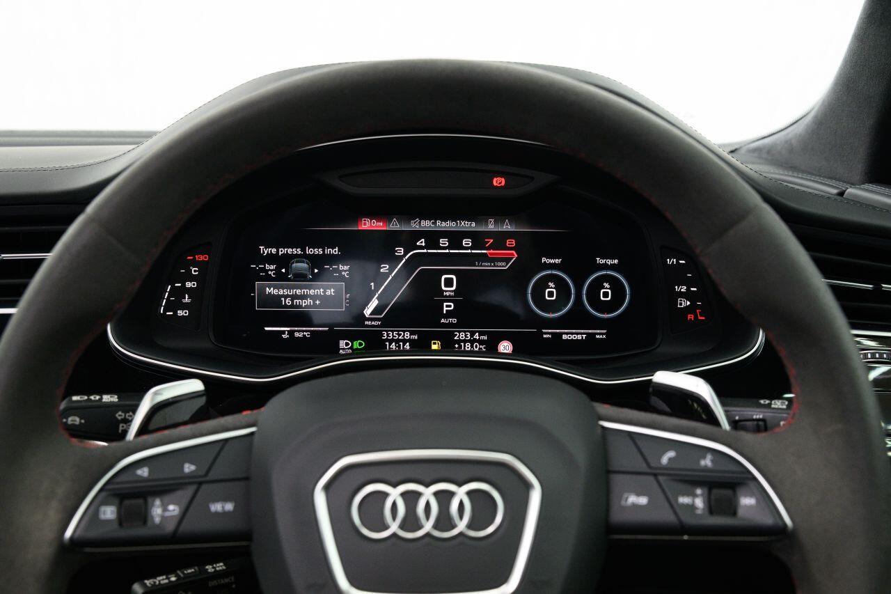 Audi RS Q8 view 43