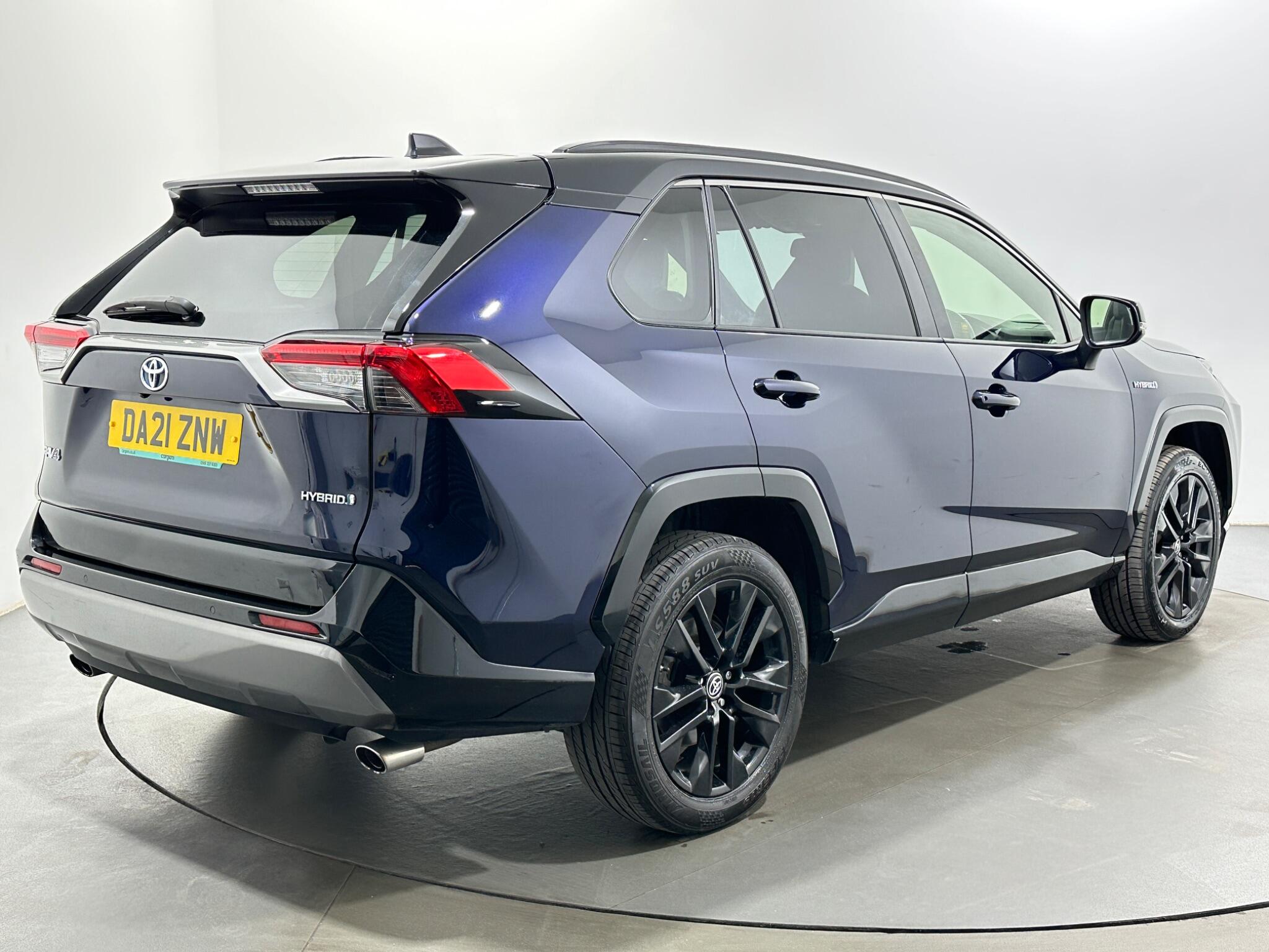 Toyota Rav4 view 8