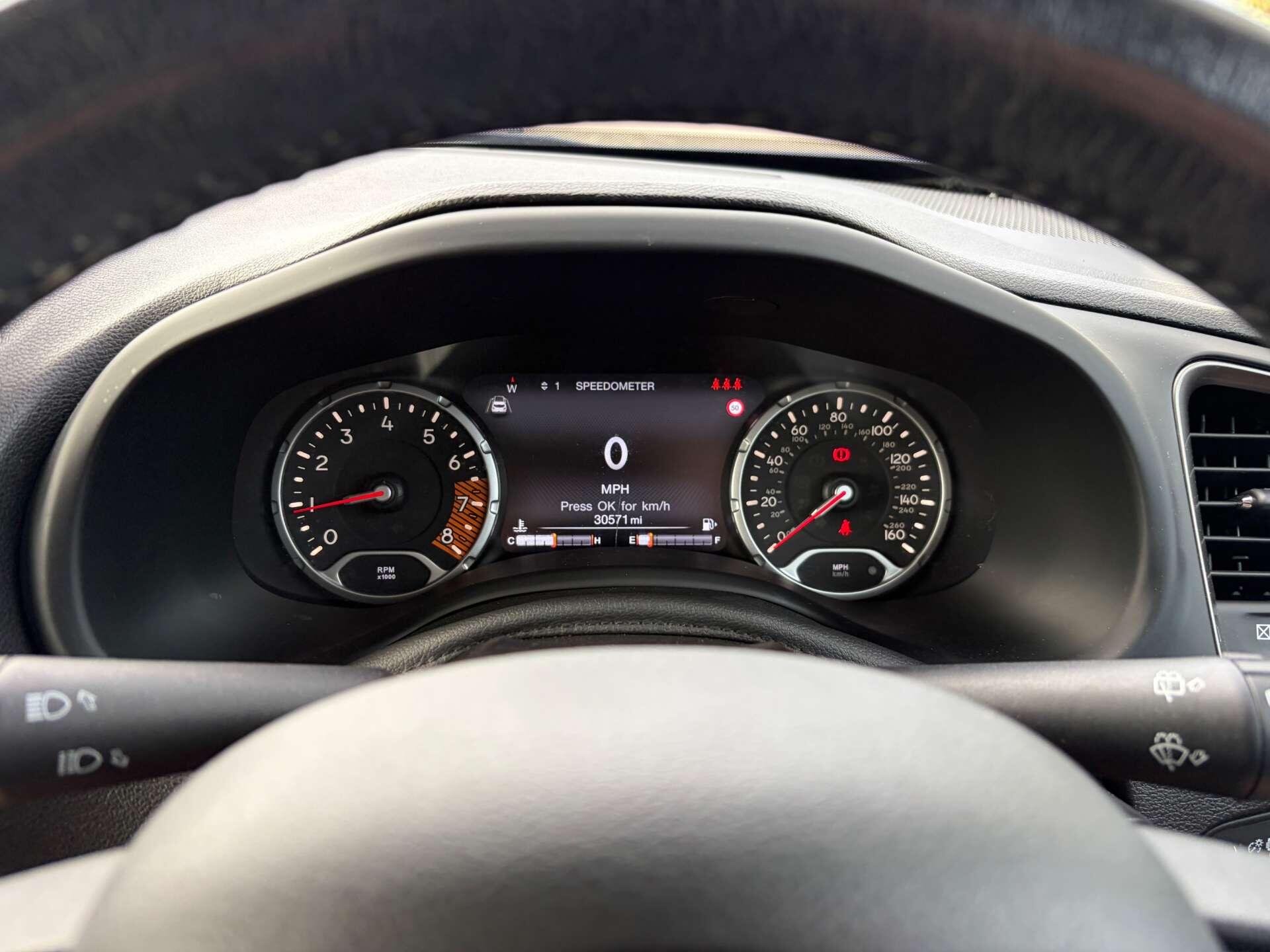 Jeep Renegade view 38