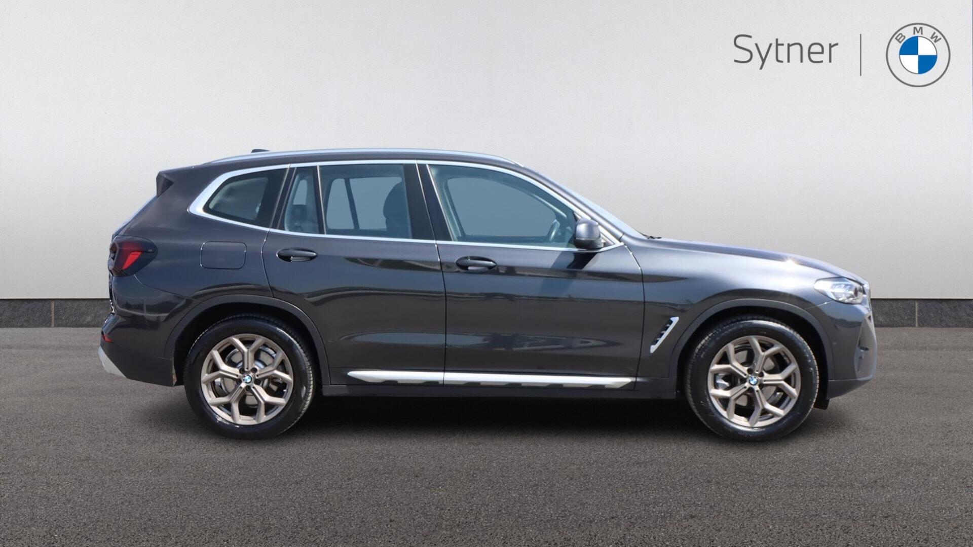 BMW X3 view 3
