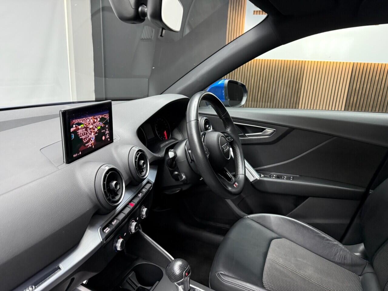 Audi Q2 view 36