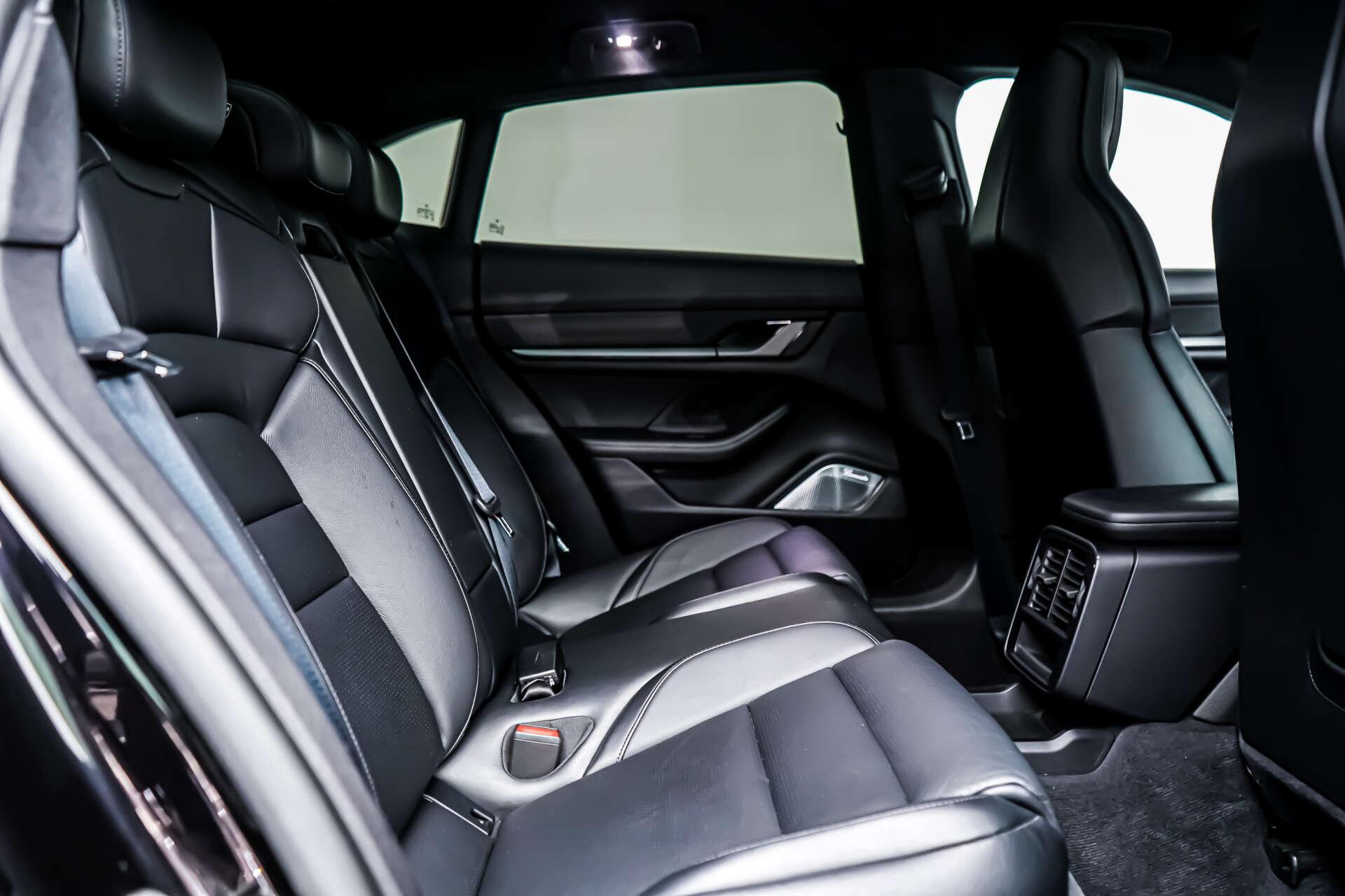 Porsche Taycan view 8
