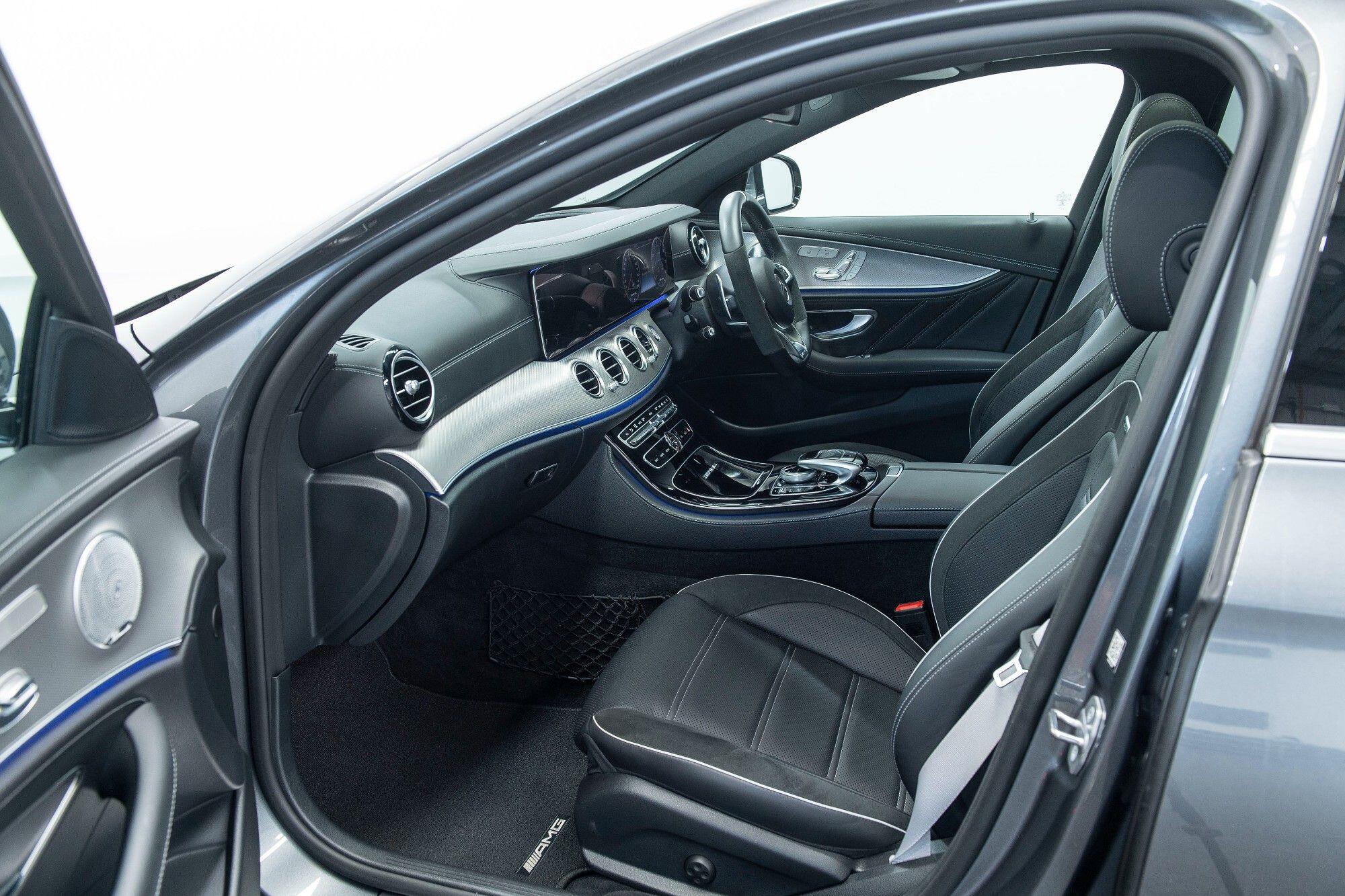 Mercedes-Benz E Class view 31