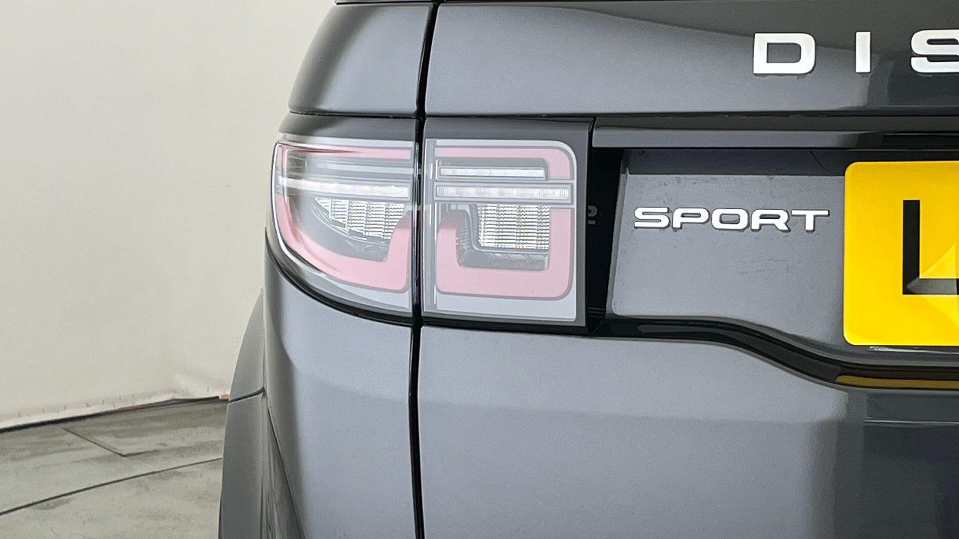 Land Rover Discovery Sport view 29