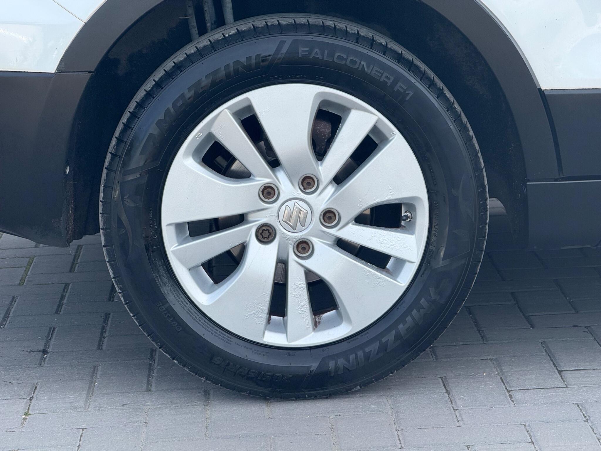 Suzuki SX4 S-Cross view 11