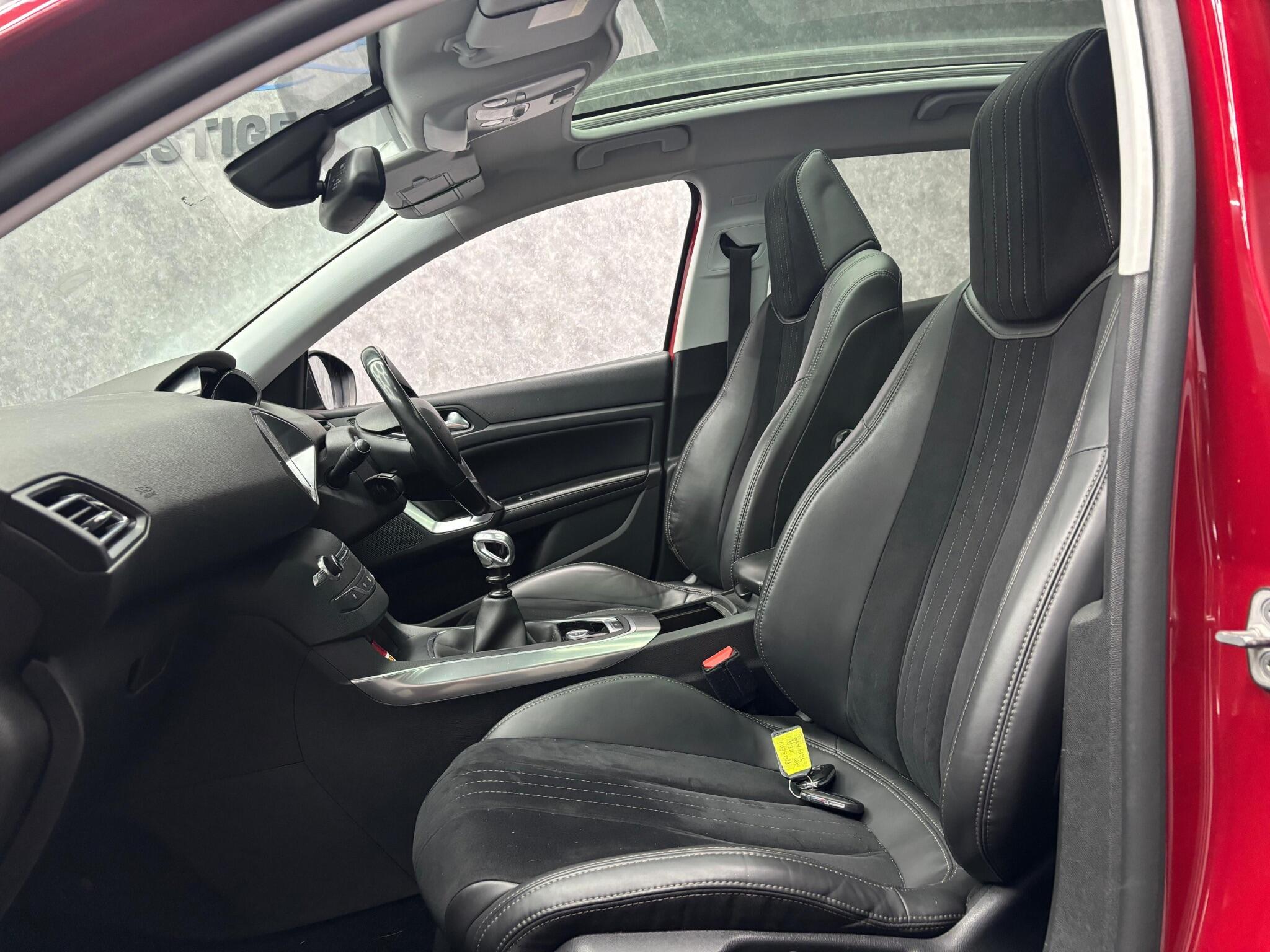 Peugeot 308 view 7