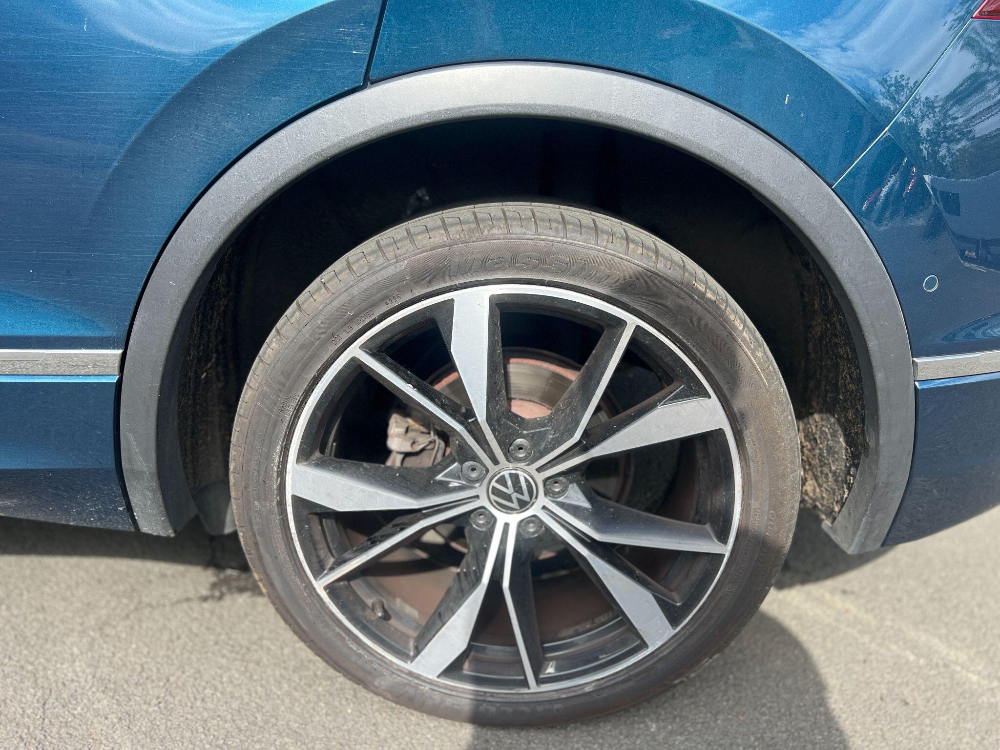 Volkswagen Tiguan view 21