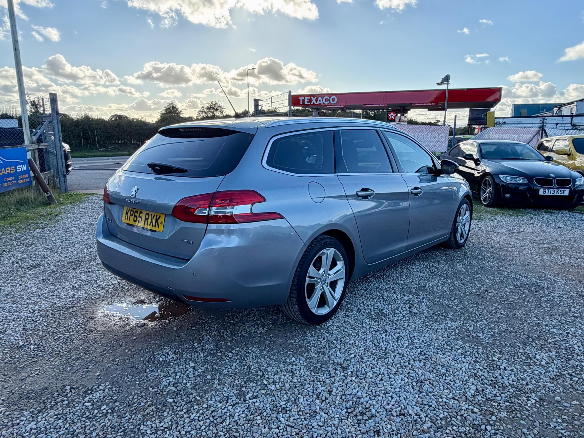 Peugeot 308 view 9