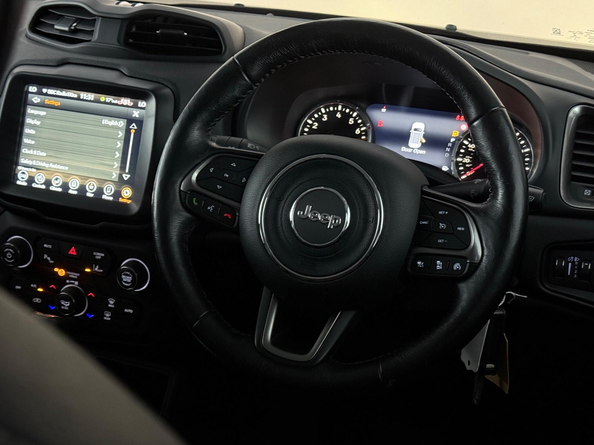 Jeep Renegade view 12