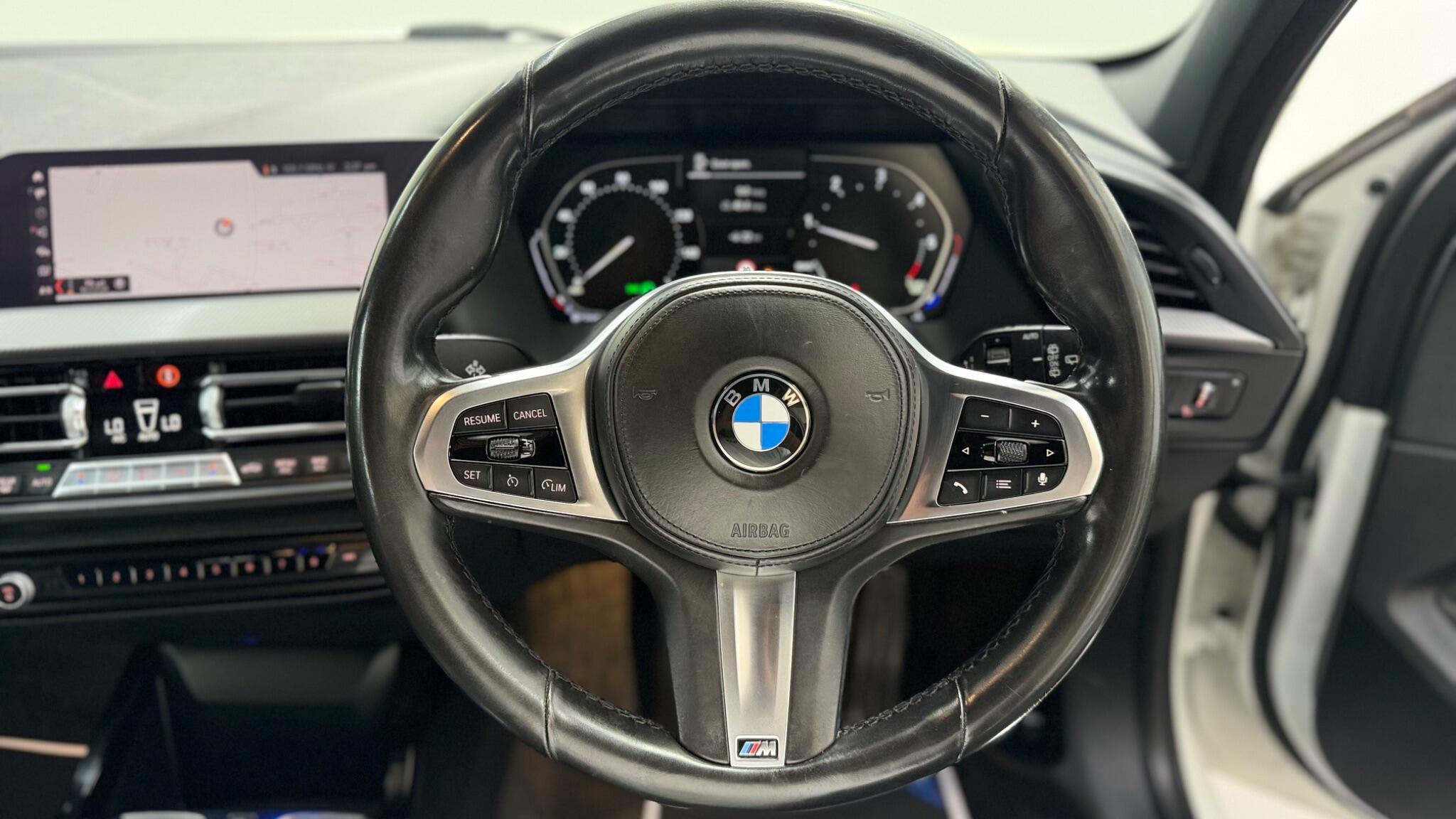 BMW 1 Series view 10