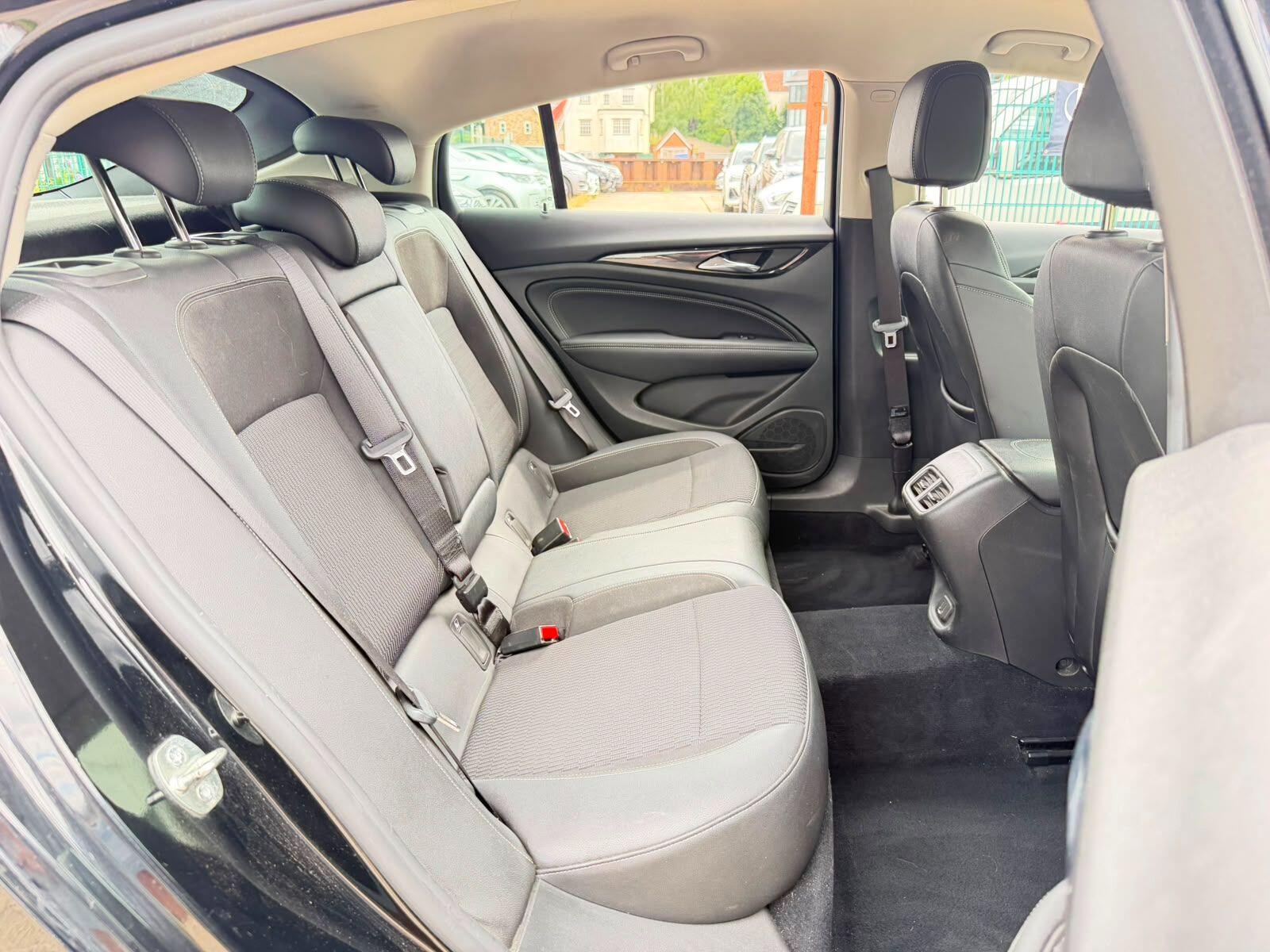 Vauxhall Insignia view 12