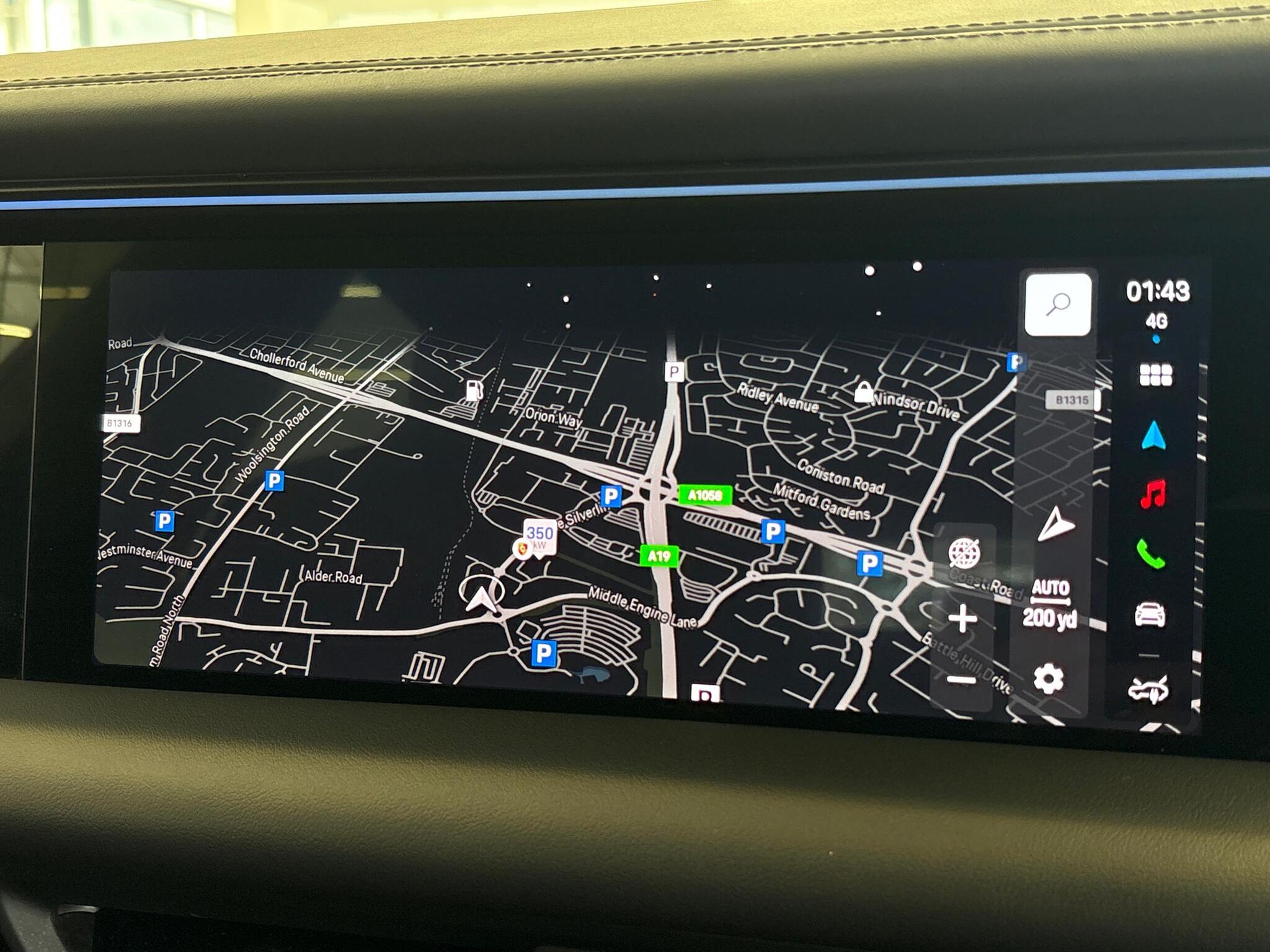 Porsche Macan view 31