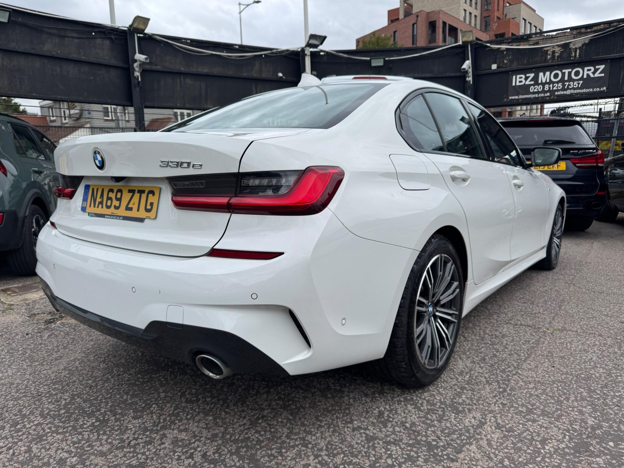 BMW 3 Series view 31
