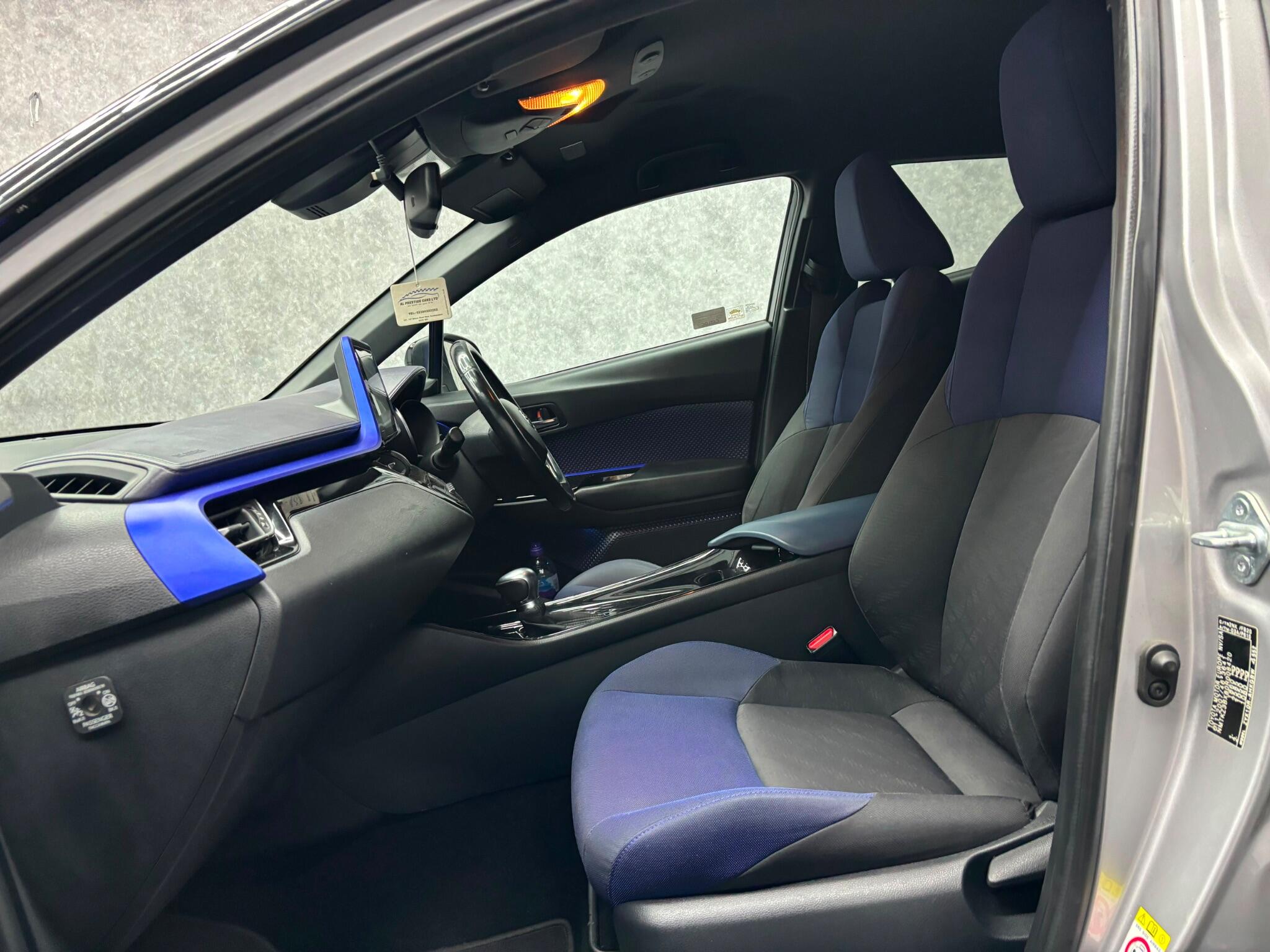 Toyota C-HR view 12