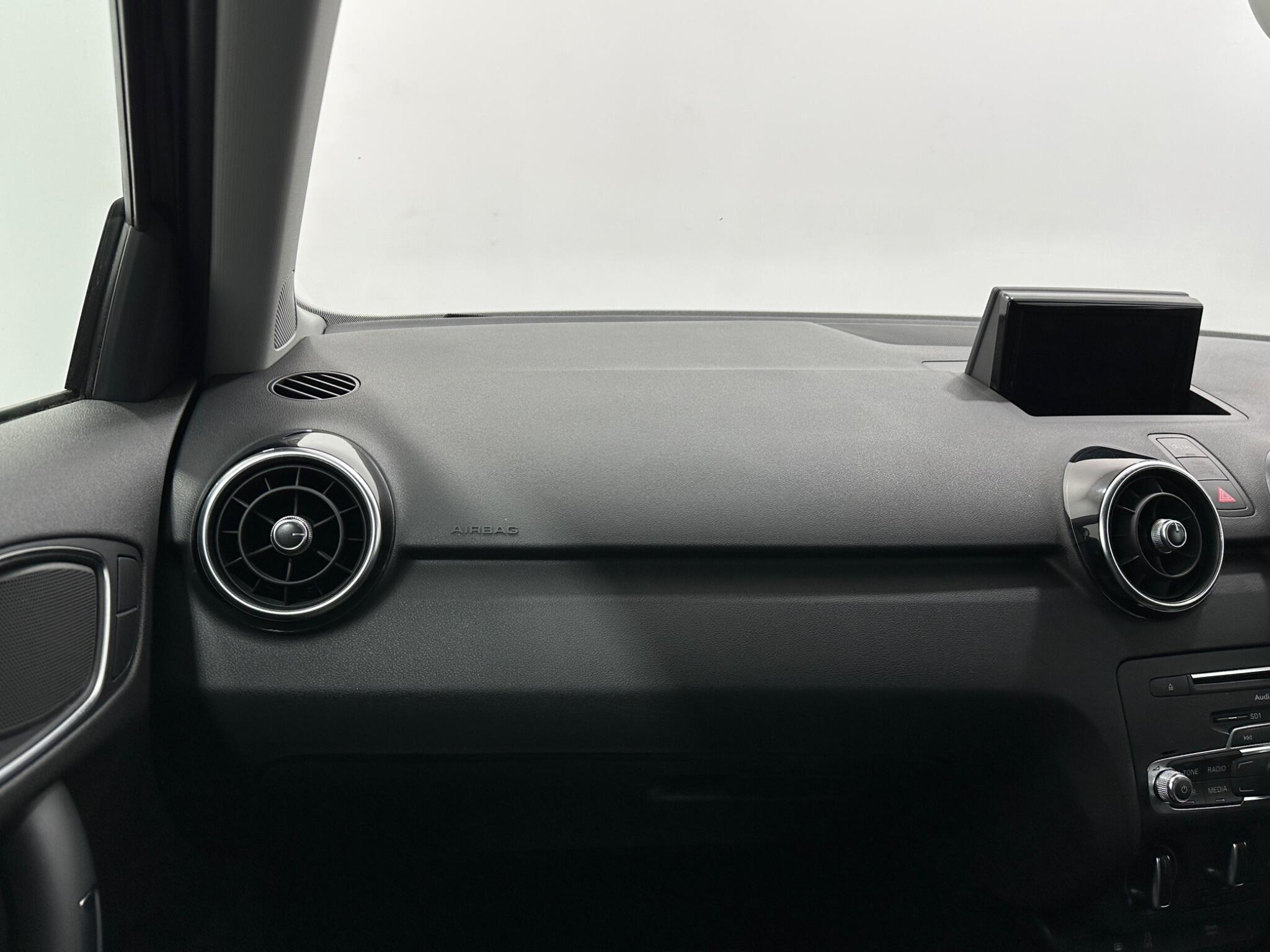 Audi A1 view 28