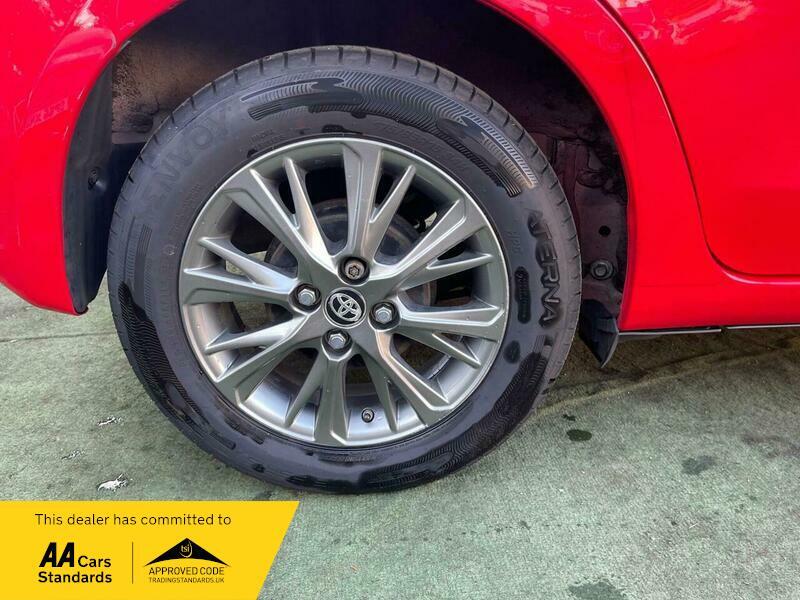 2017 Toyota Yaris 1.5 VVT-i Icon Euro 6 5dr • 37,180 miles image 52