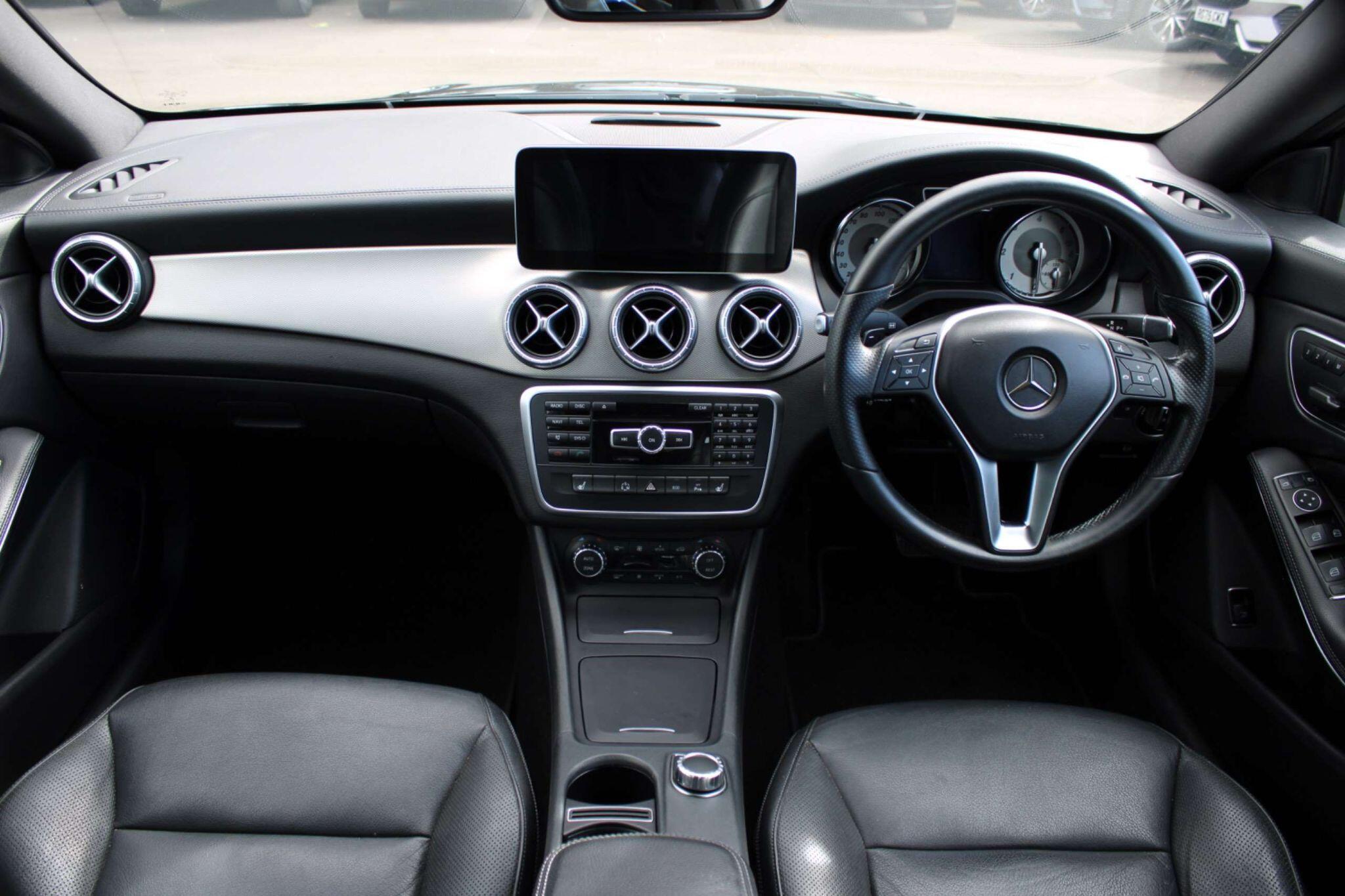 Mercedes-Benz Cla view 4