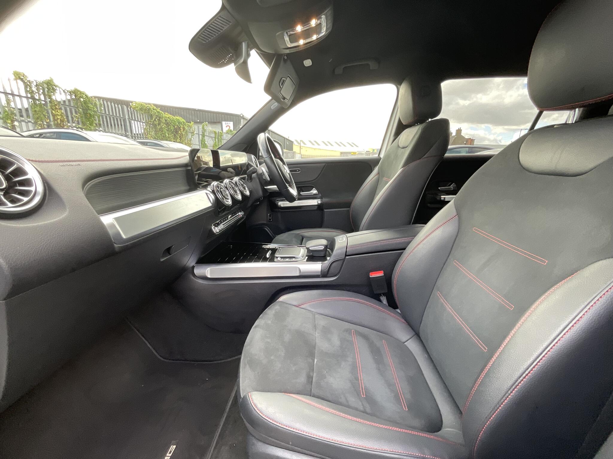 Mercedes-Benz 300 view 19