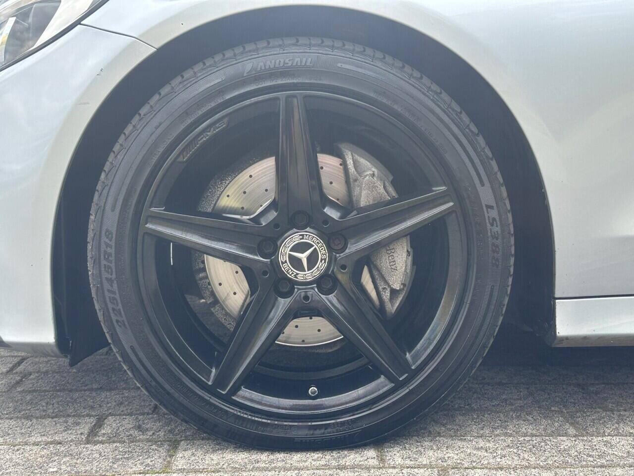 Mercedes-Benz C-Class view 17