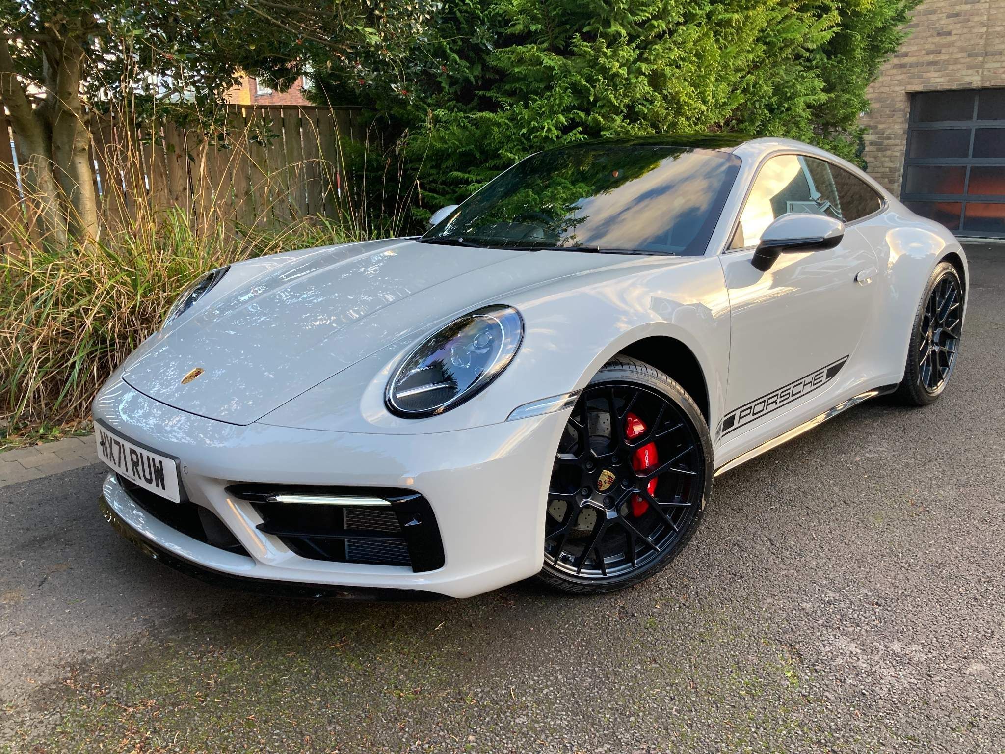 Porsche 911 view 3