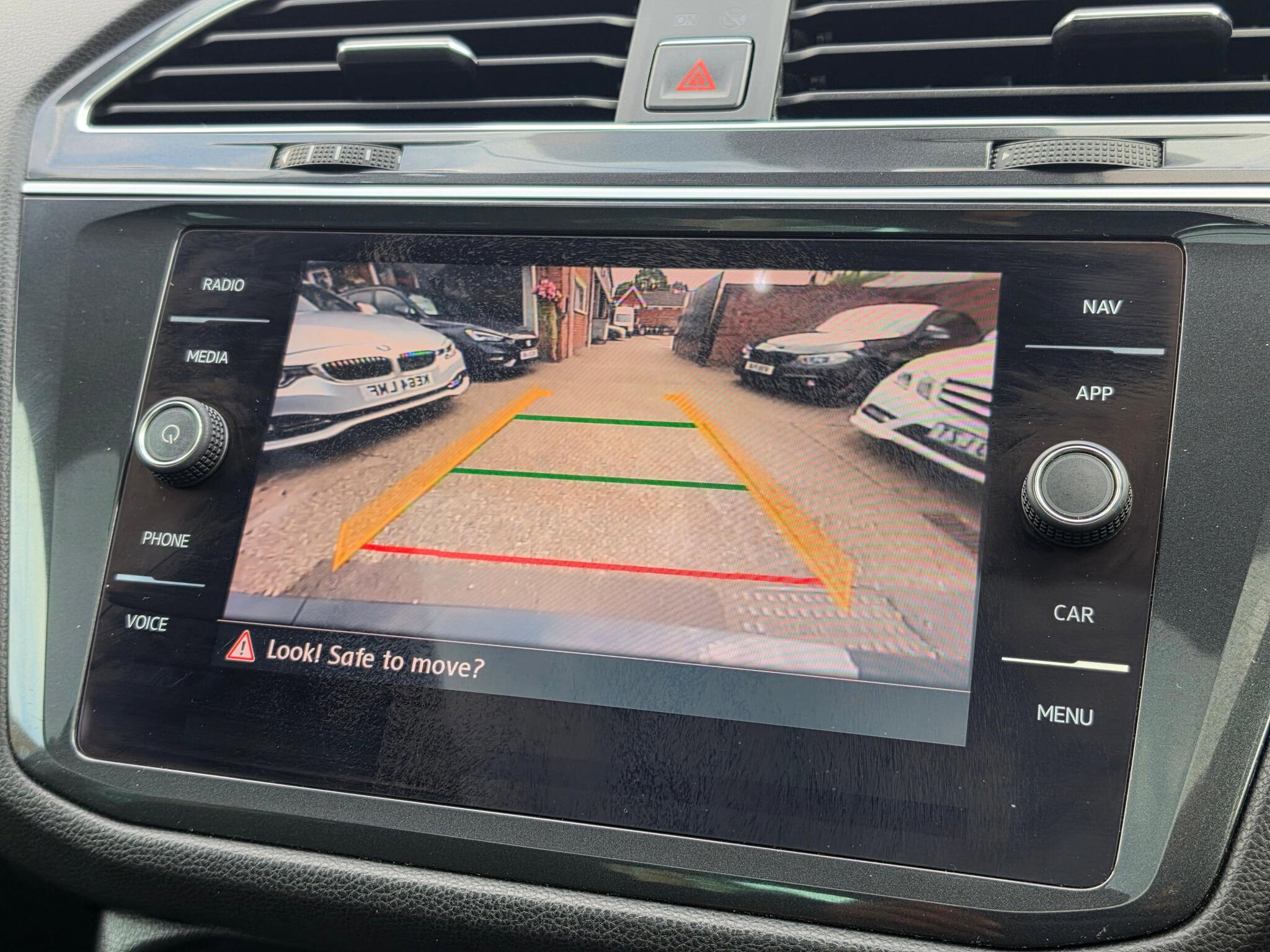 Volkswagen Tiguan view 29