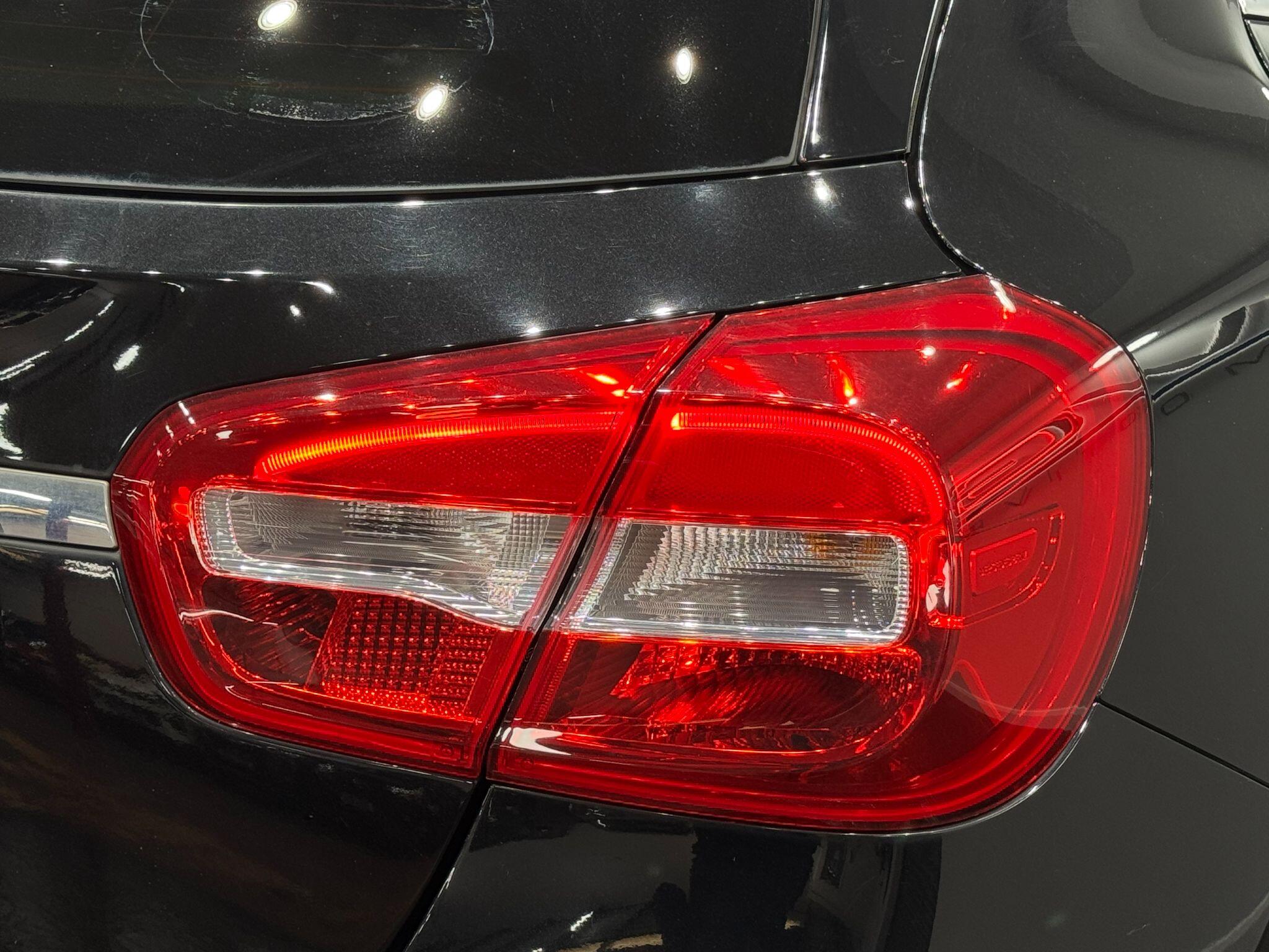 Mercedes-Benz Gla view 22