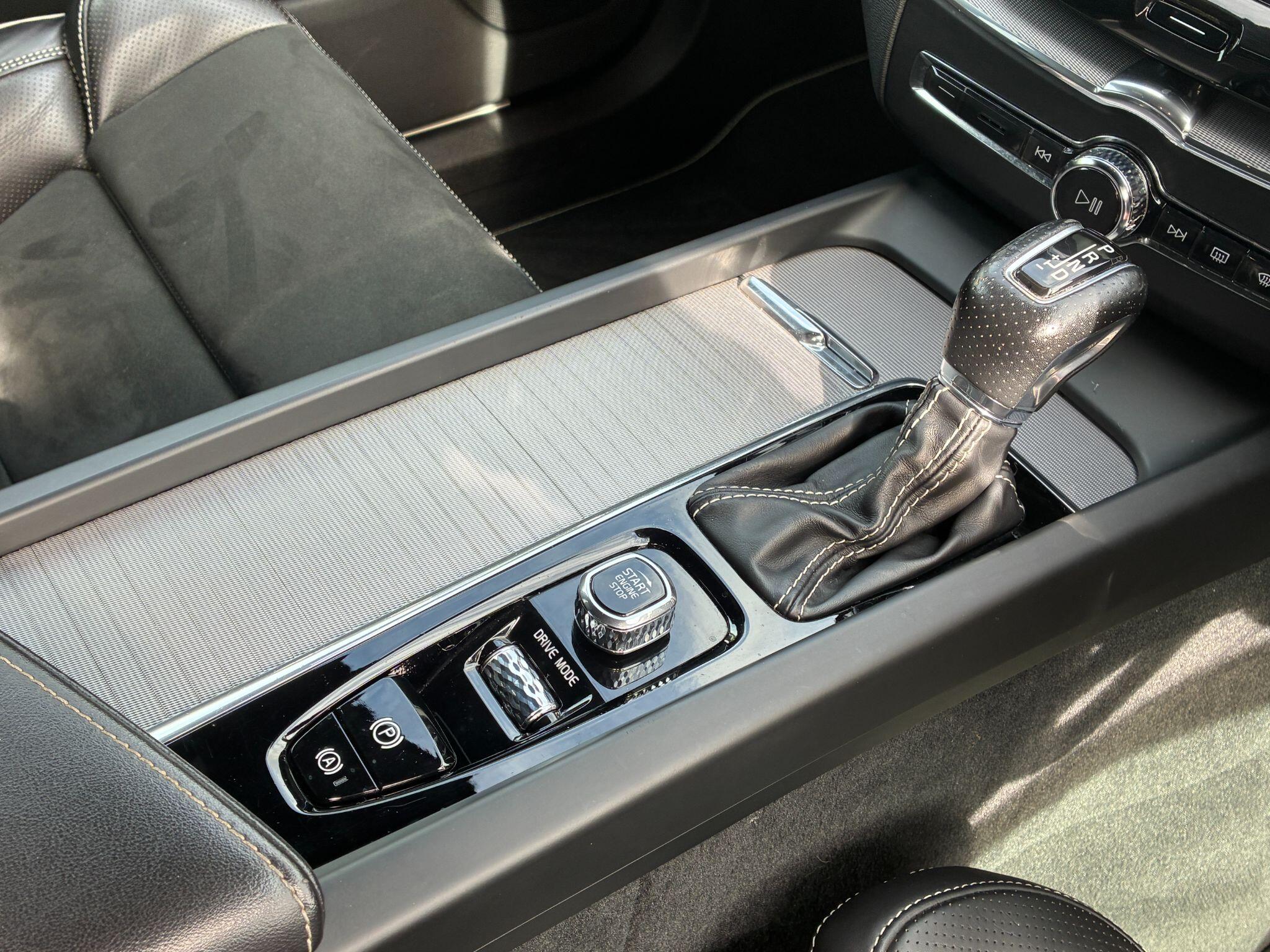 Volvo XC60 view 21