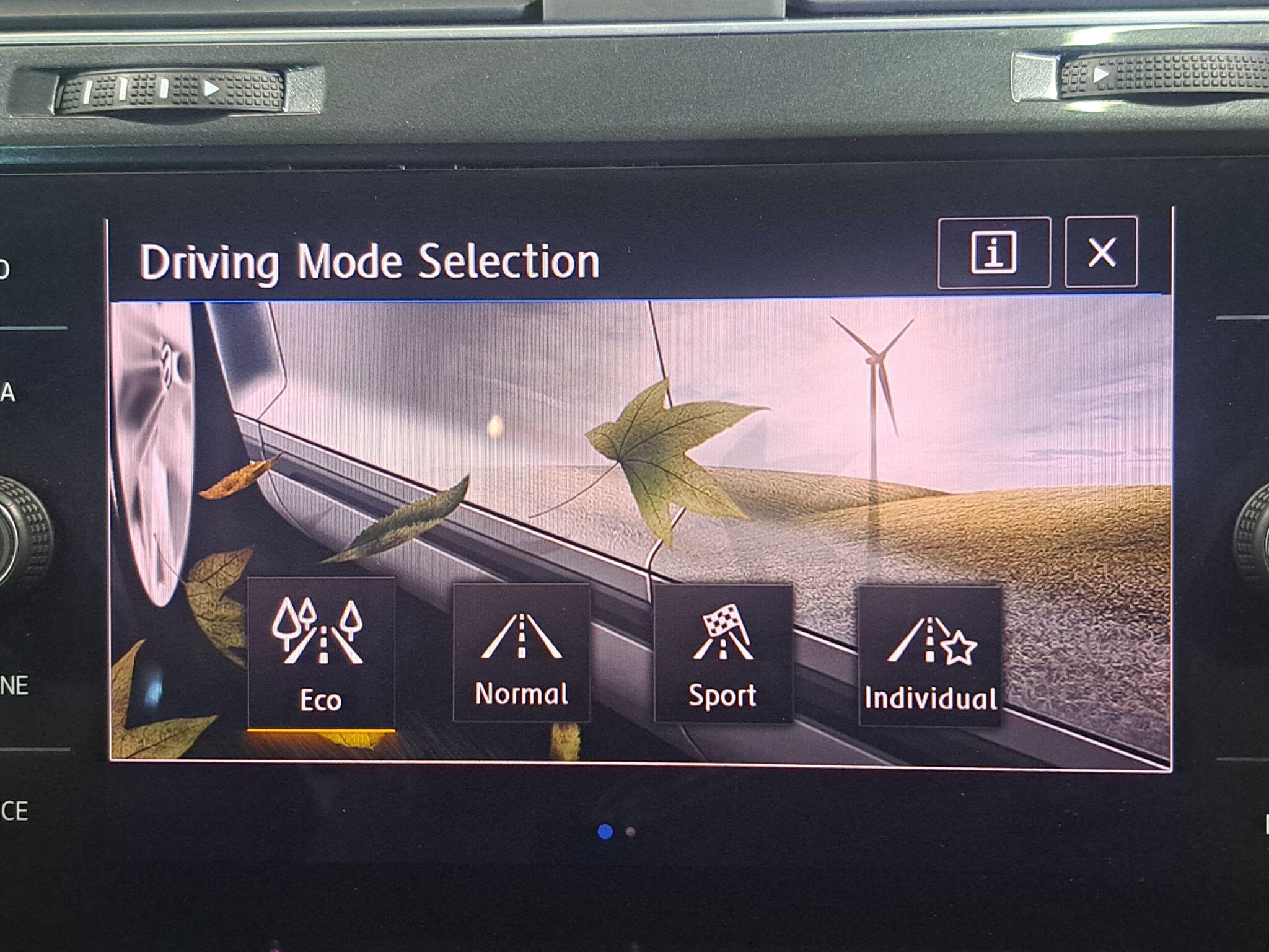 Volkswagen Golf view 25