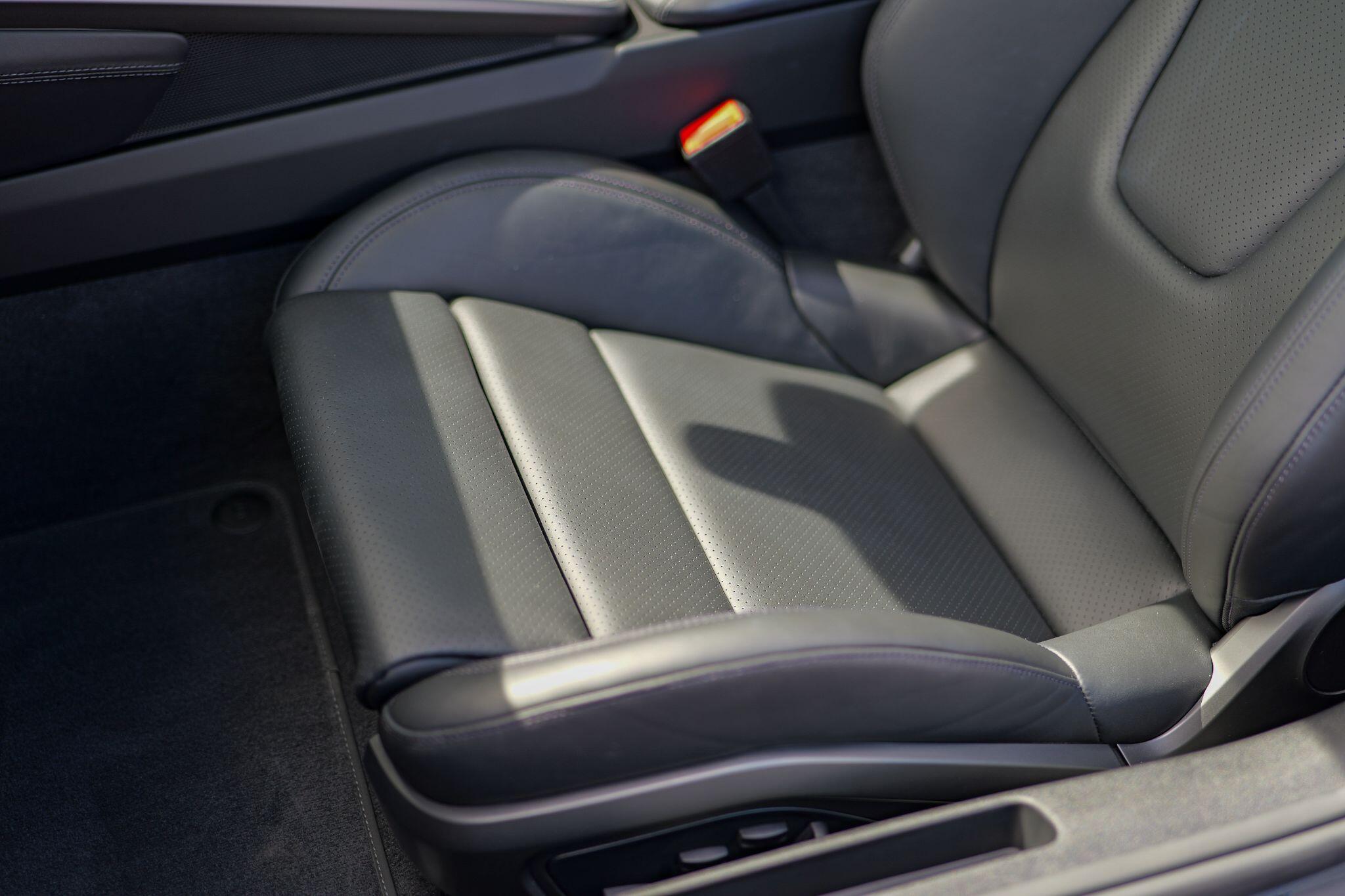 Porsche 911 view 26