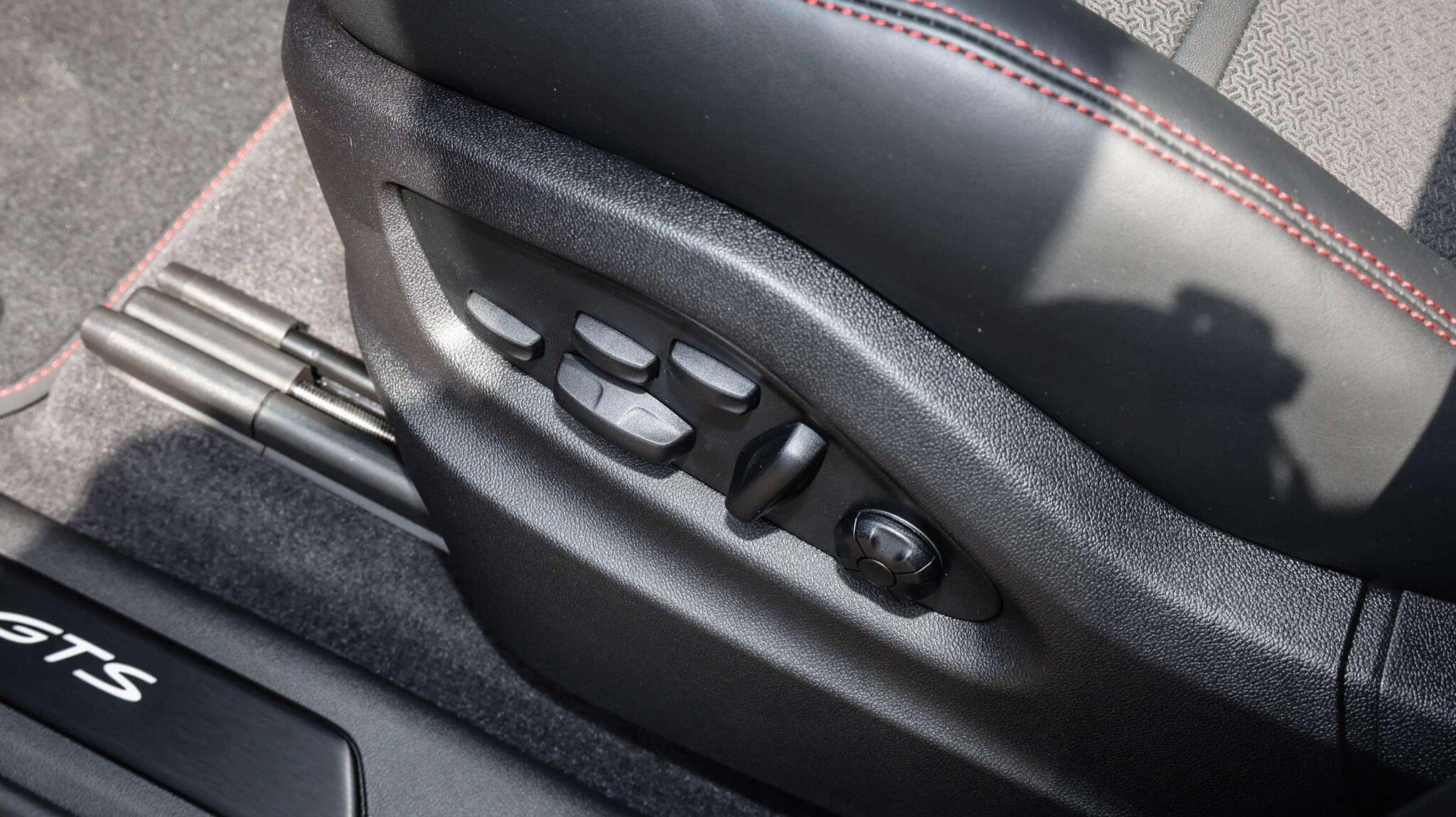 Porsche Cayenne view 28