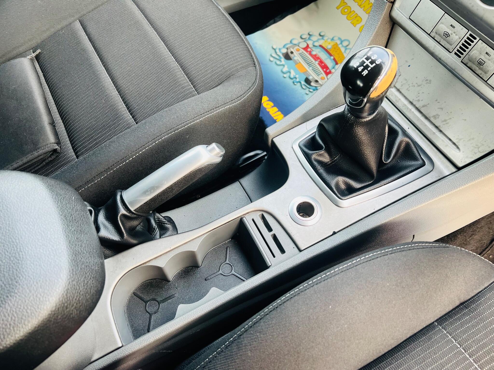 2009 Ford Focus image 26