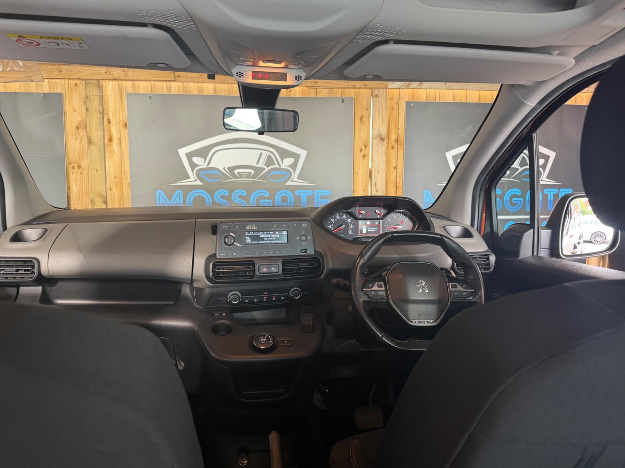 Peugeot Rifter view 17