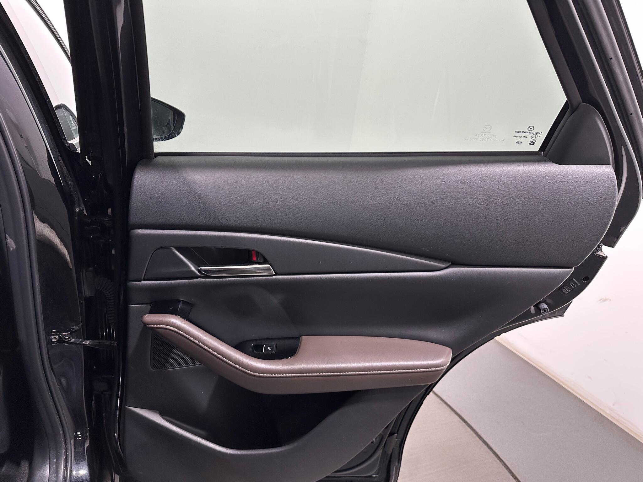 Mazda CX-30 view 44