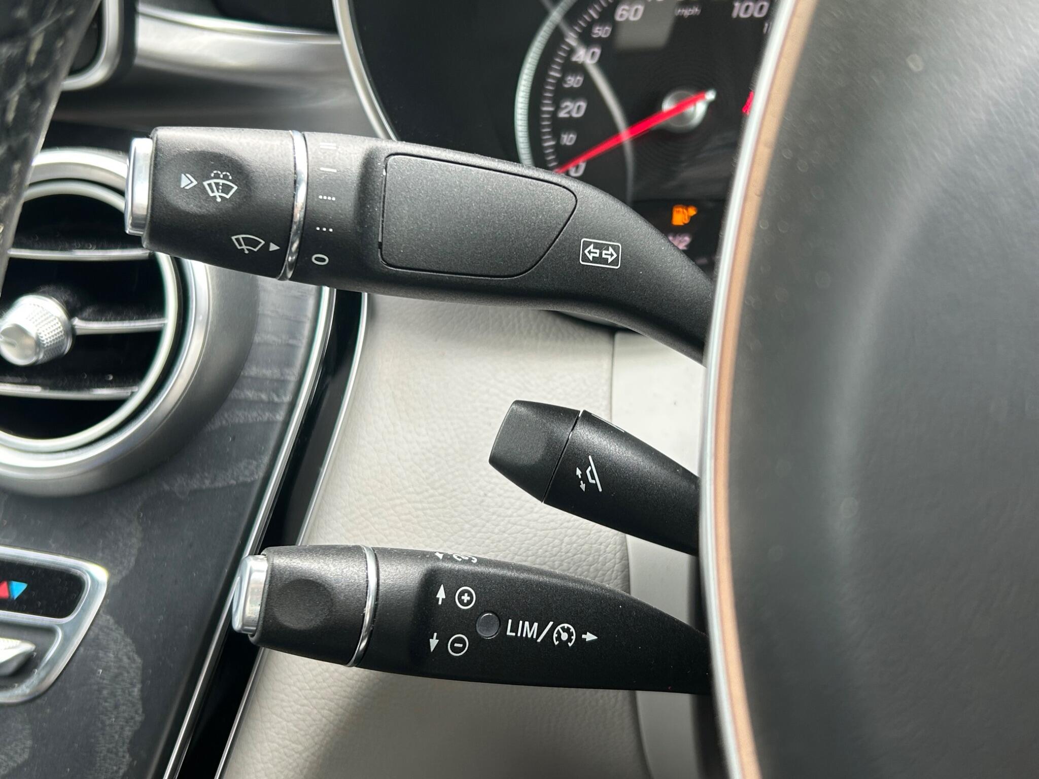 Mercedes-Benz C-Class view 31